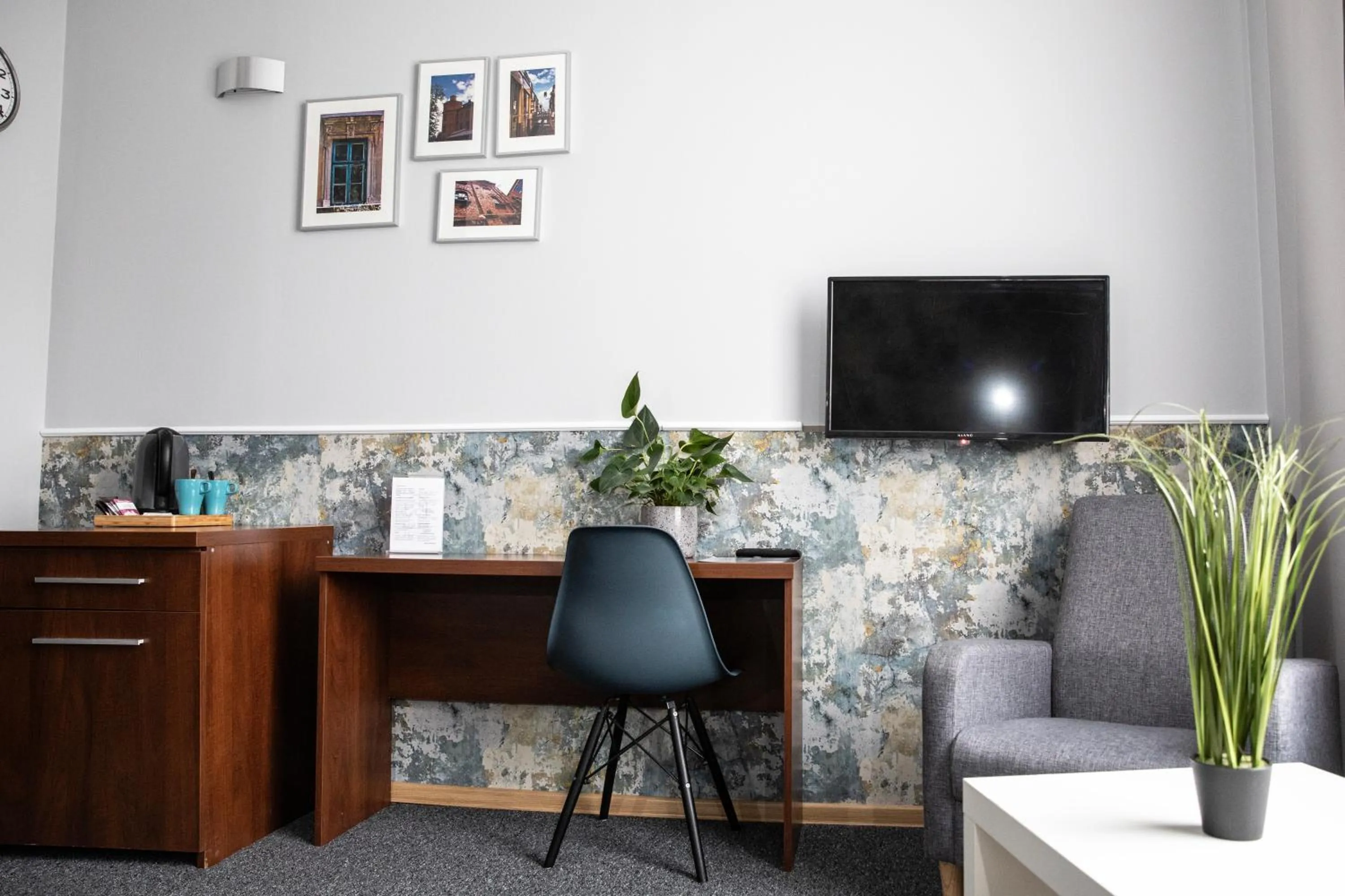 TV and multimedia in New Adler Bed & Breakfast