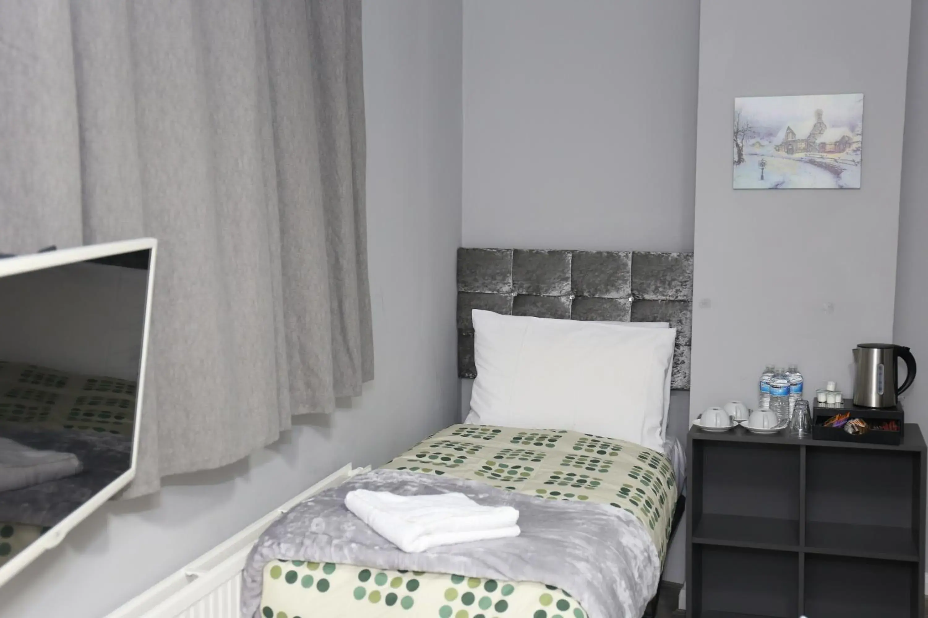 Bed in Elstree Inn Bed in Elstree Inn