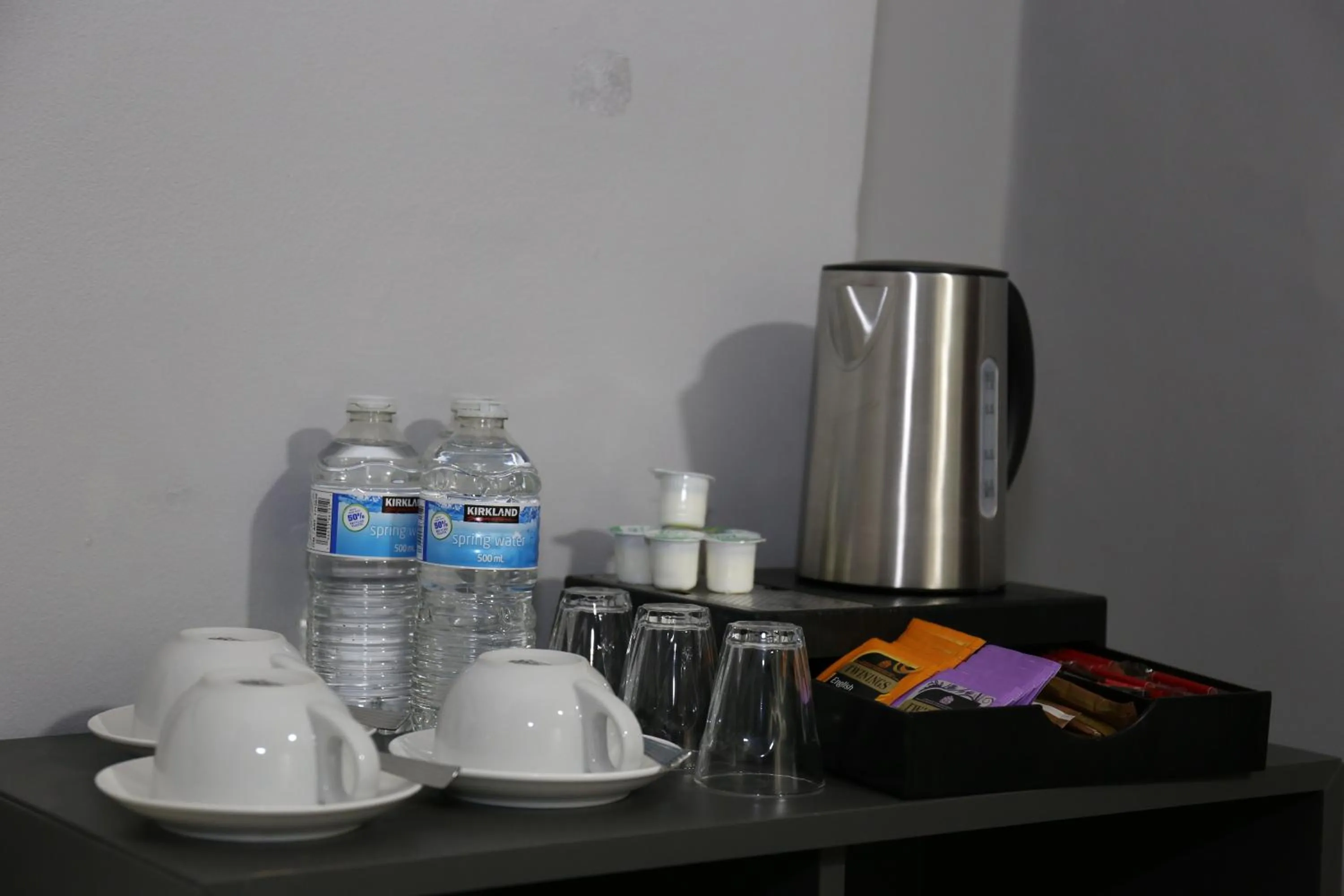 Coffee/tea facilities in Elstree Inn