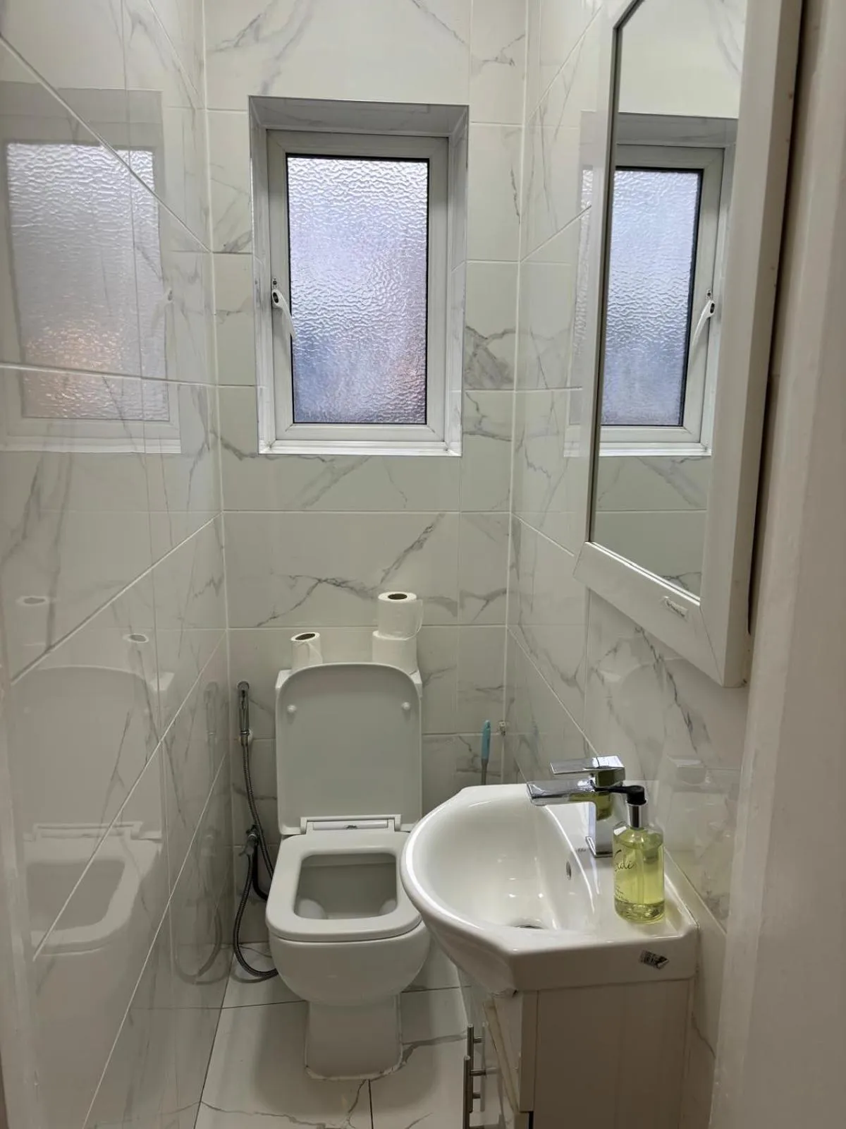 Bathroom in Elstree Inn