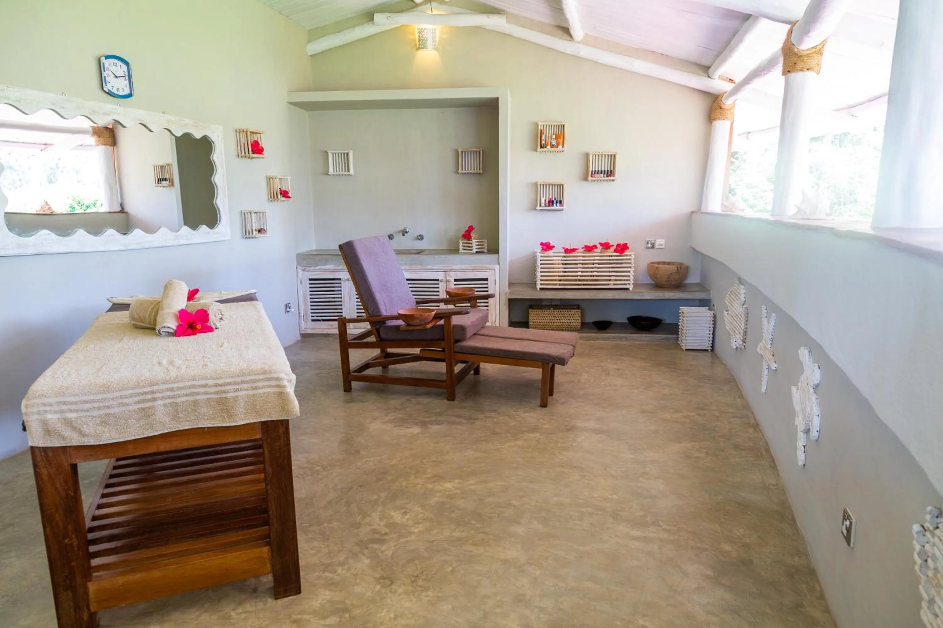 Massage in Kobe Suite Resort