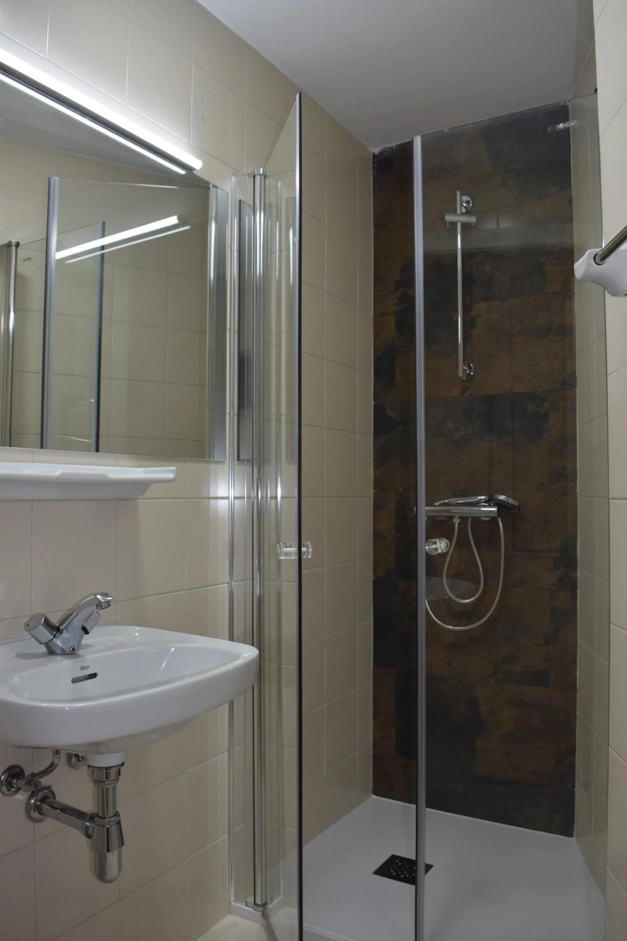 Bathroom in Hotel Miño