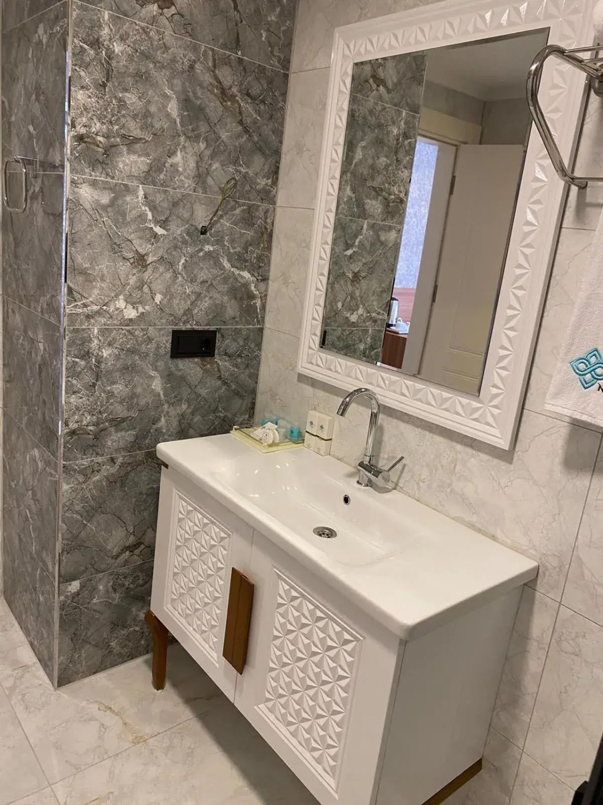 Bathroom in By Otel Nilüfer Bathroom in By Otel Nilüfer