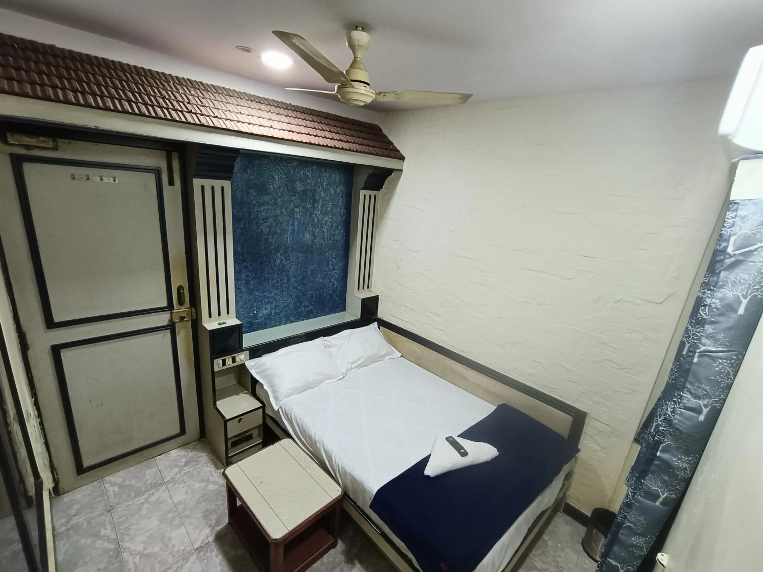 Bed in Hotel Platinum Residency Colaba