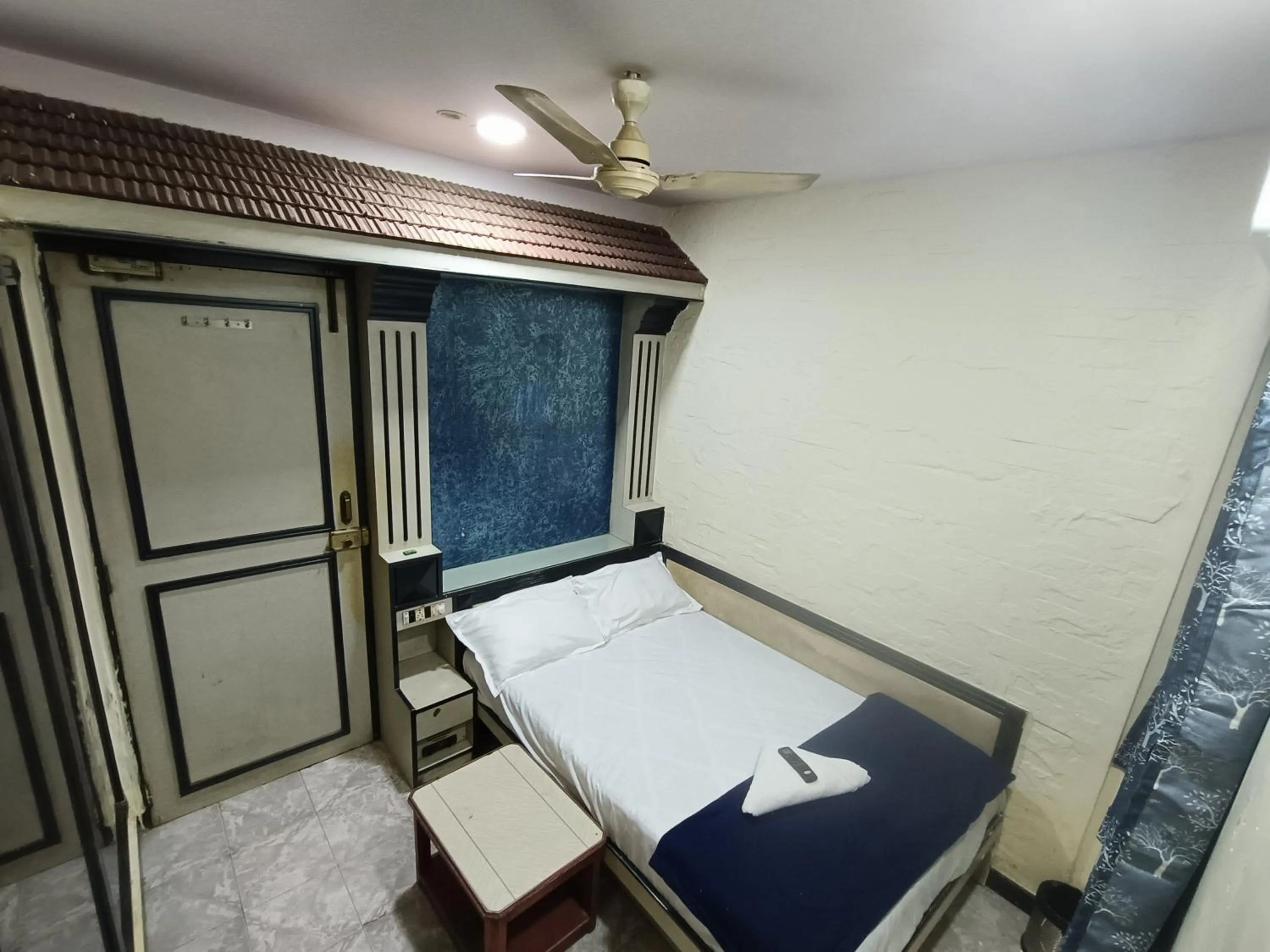 Bed in Hotel Platinum Residency Colaba