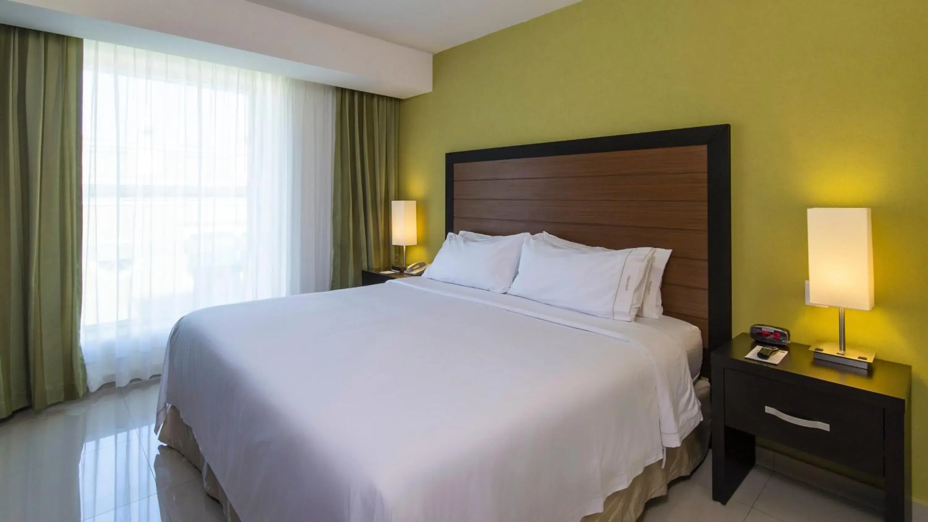 Bedroom, Bed in Holiday Inn Express Xalapa by IHG Bedroom, Bed in Holiday Inn Express Xalapa by IHG