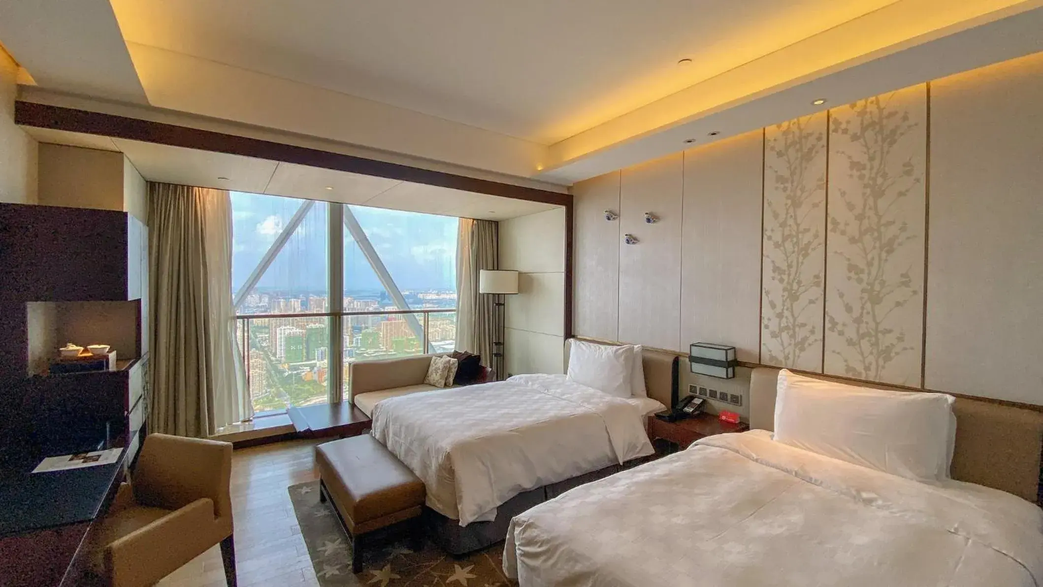 Premium Twin Room in HUALUXE Hotels & Resorts Nanchang High-Tech Zone, an IHG Hotel Premium Twin Room in HUALUXE Hotels & Resorts Nanchang High-Tech Zone, an IHG Hotel