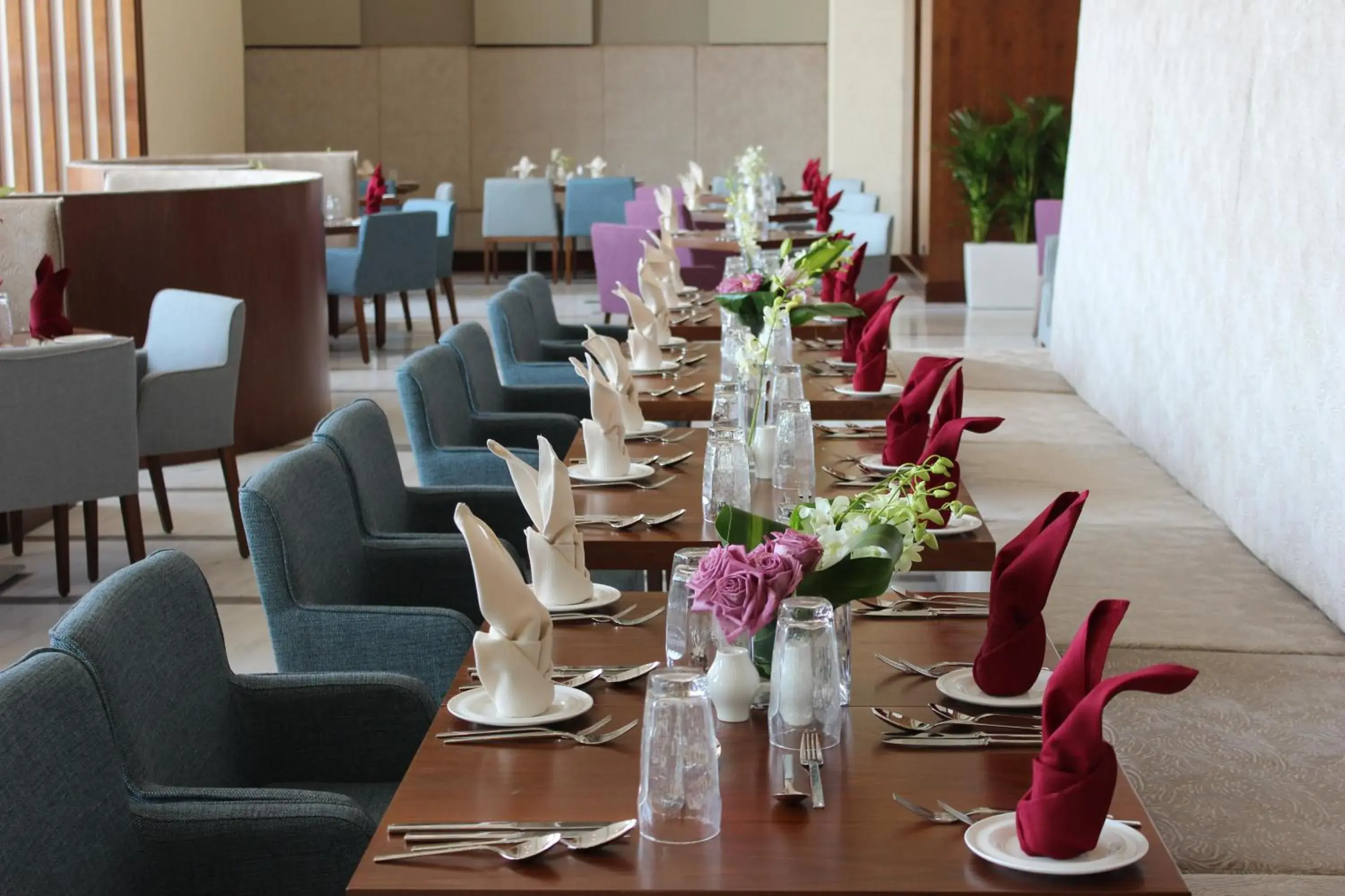 Restaurant/places to eat in Holiday Inn Jeddah Gateway by IHG Restaurant/places to eat in Holiday Inn Jeddah Gateway by IHG