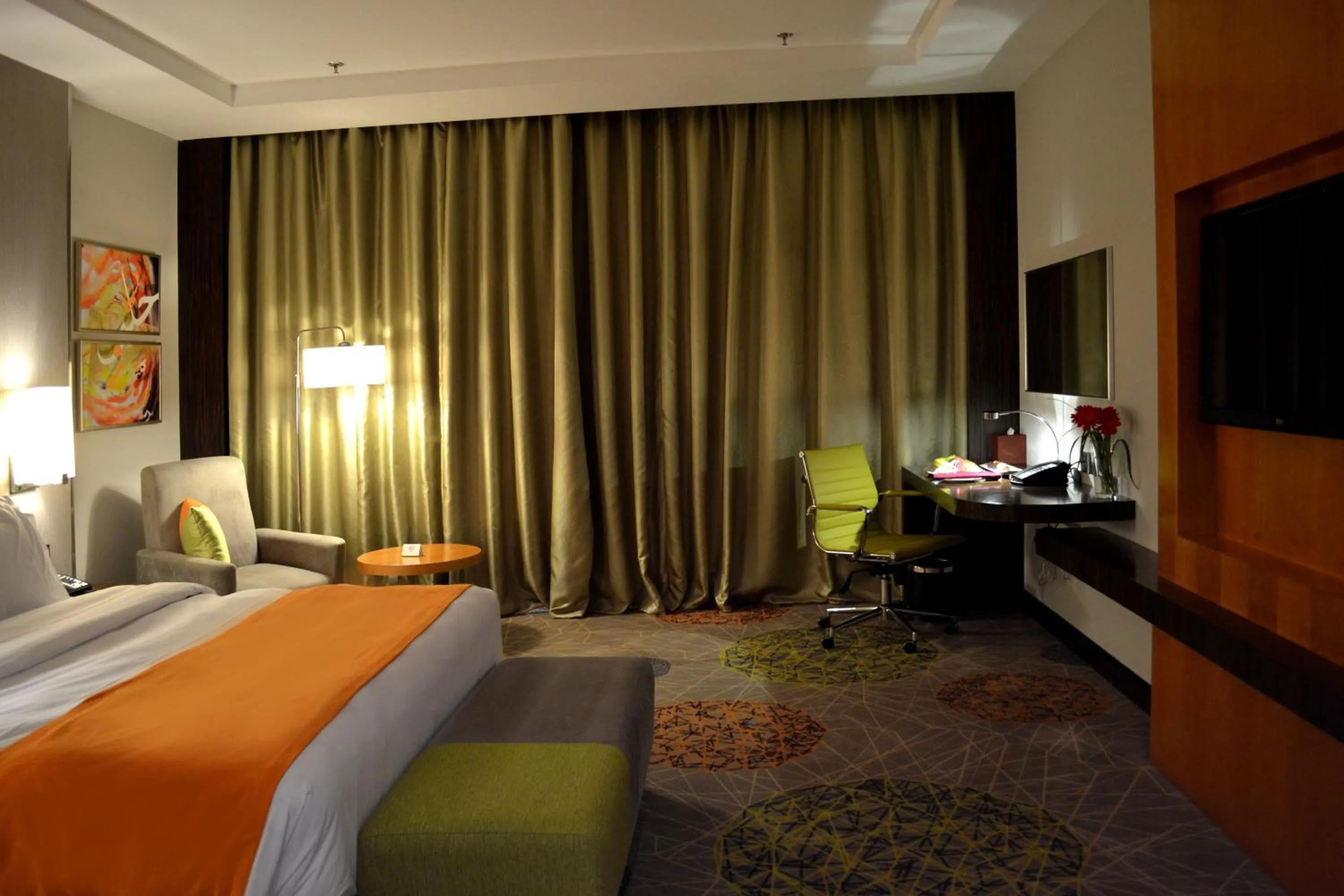 Photo of the whole room, Bed in Holiday Inn Jeddah Gateway by IHG