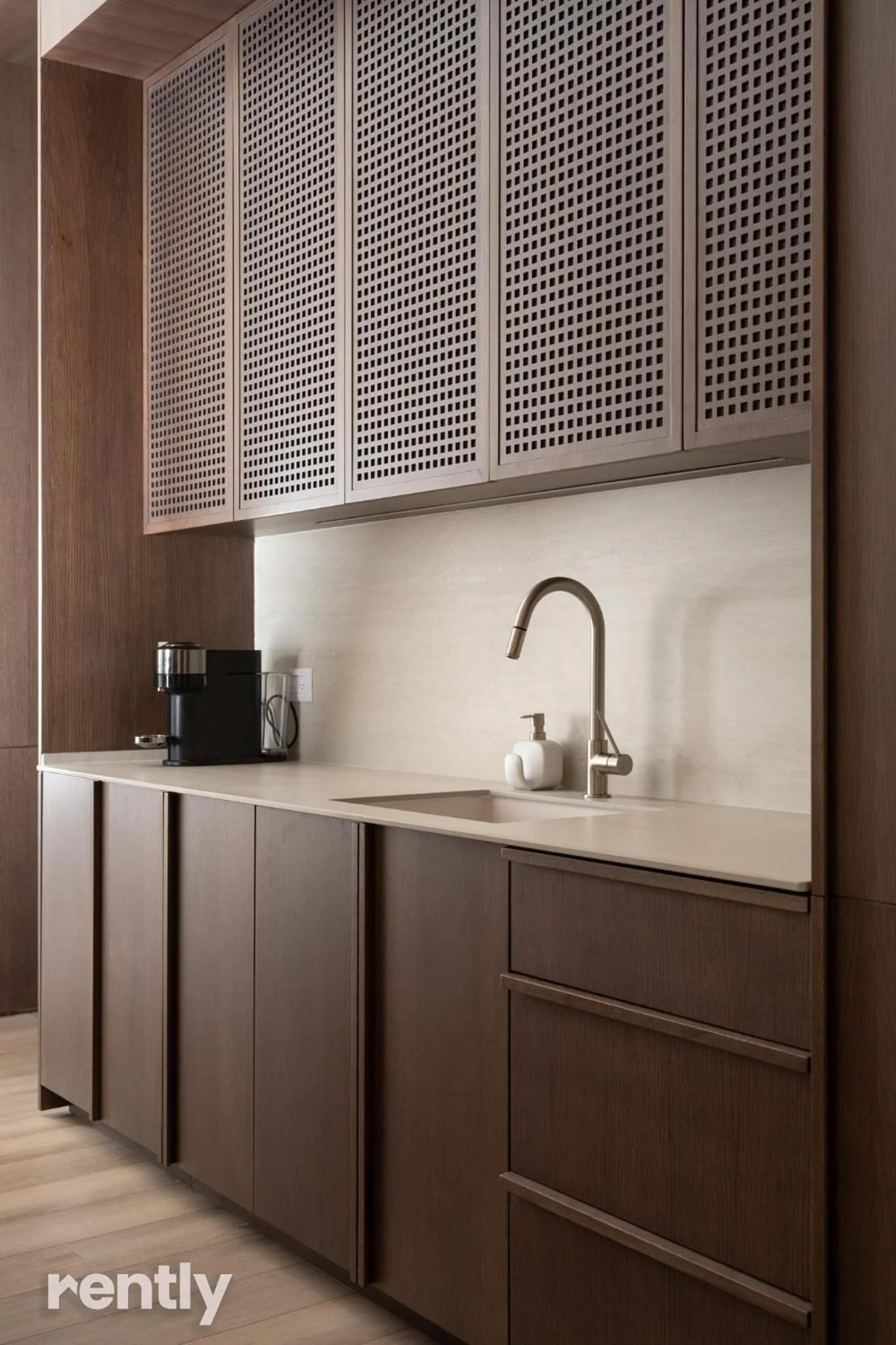 Coffee/tea facilities in Luxury Suites With Balcony And Jacuzzi At Sea Side By Rently