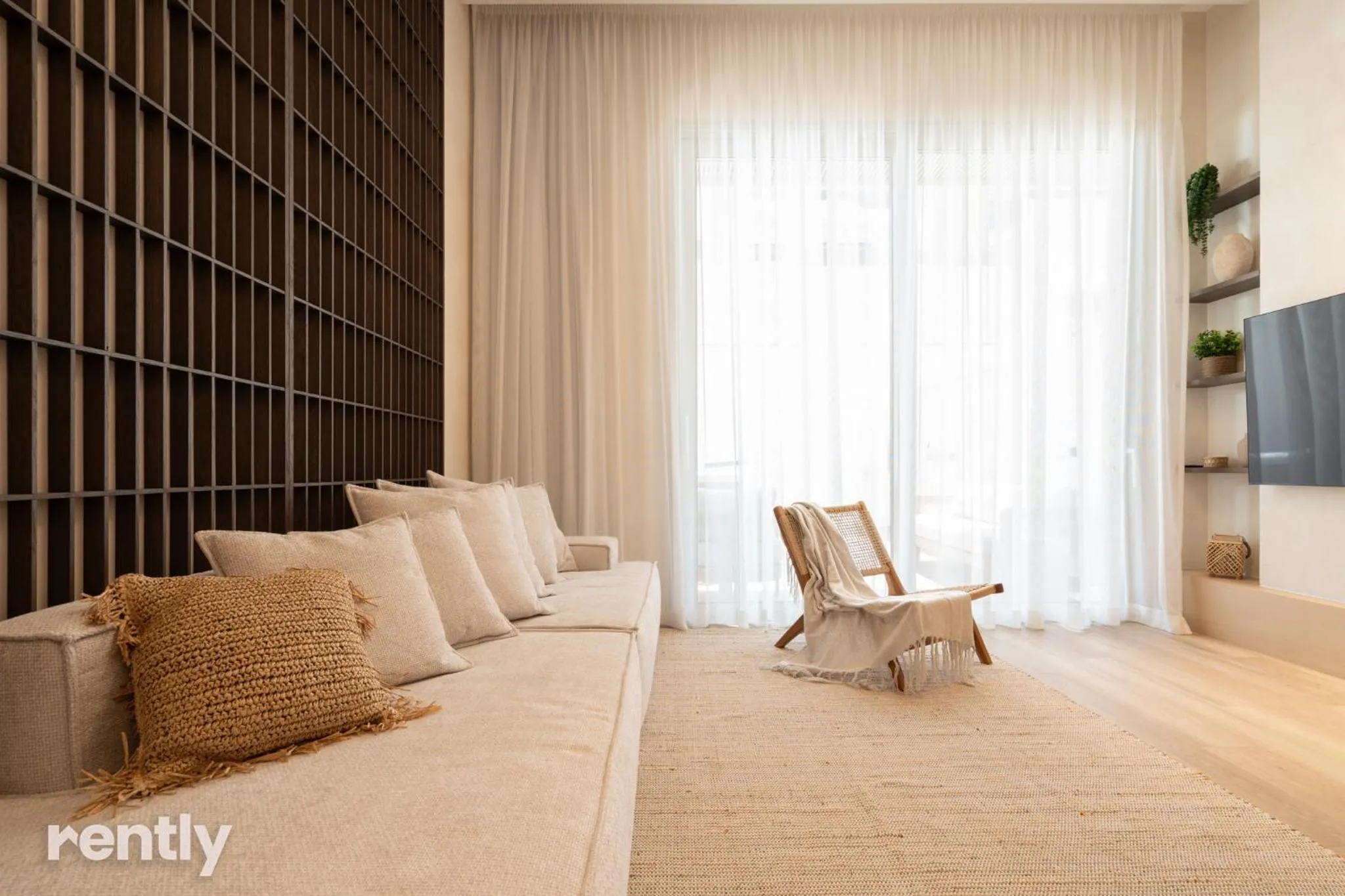 TV and multimedia in Luxury Suites With Balcony And Jacuzzi At Sea Side By Rently