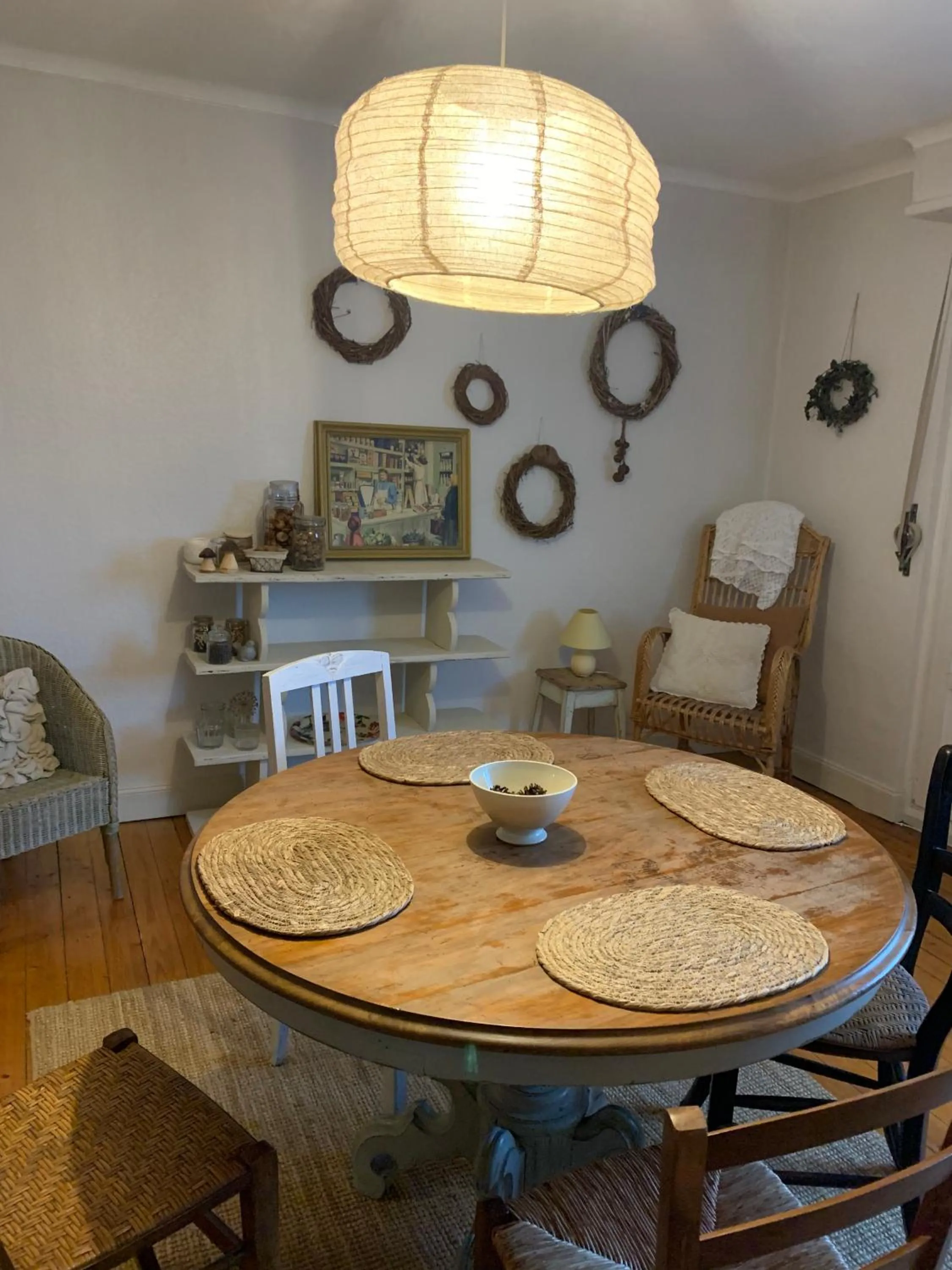 Dining area in La Chambre de Marie