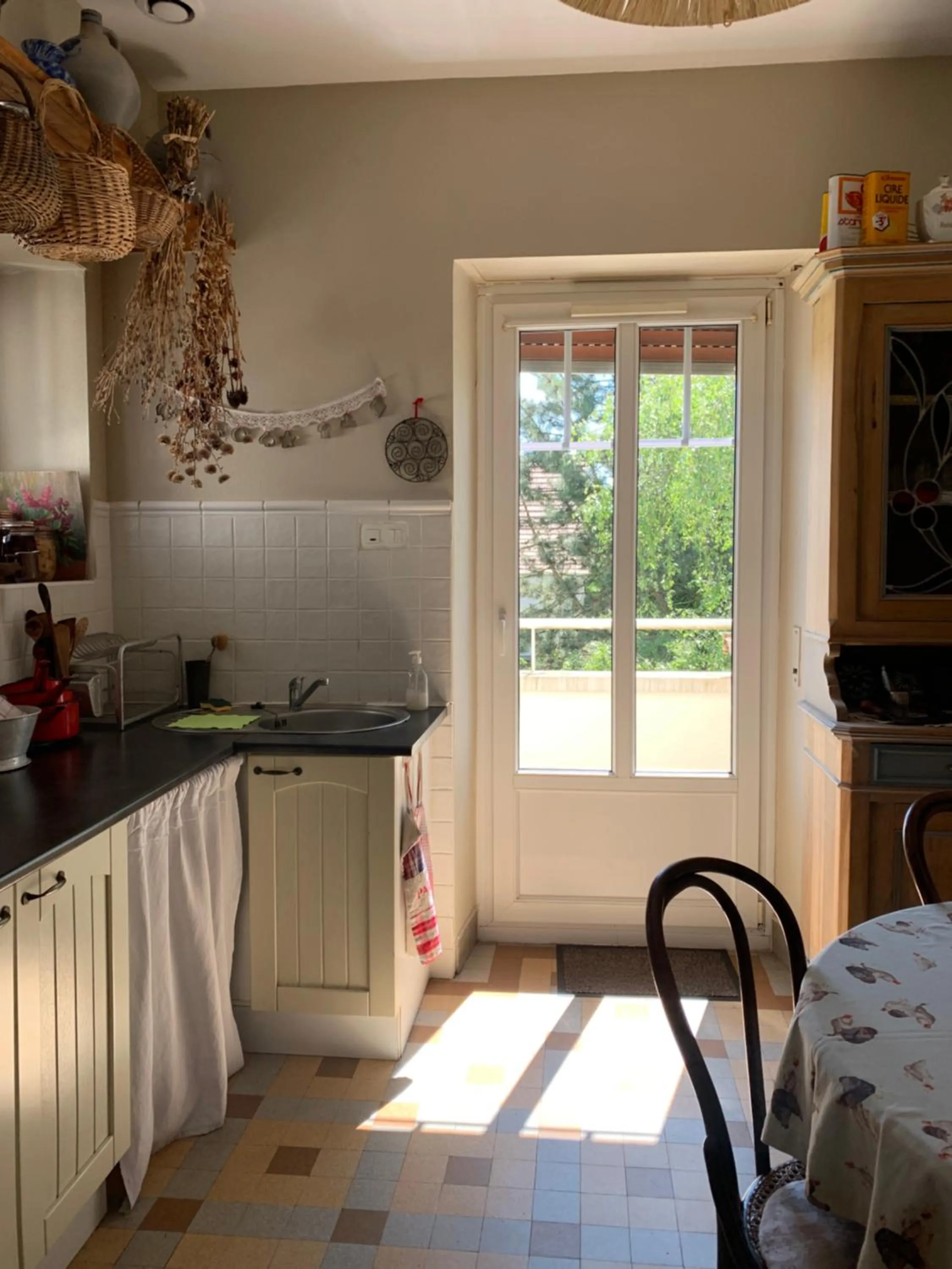 Kitchen or kitchenette in La Chambre de Marie