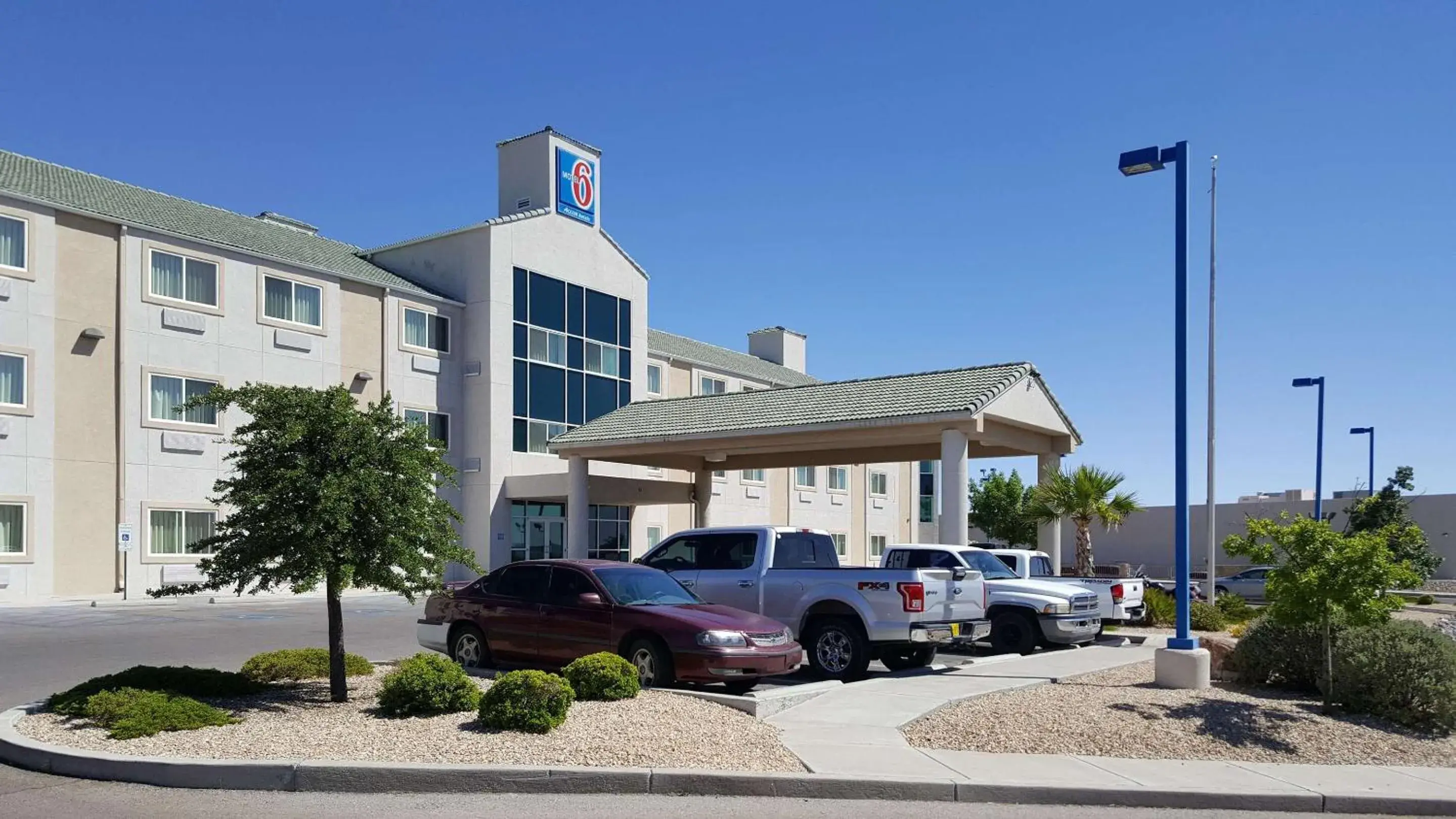 Property building in Studio 6 Las Cruces, NM Telshor Property building in Studio 6 Las Cruces, NM Telshor