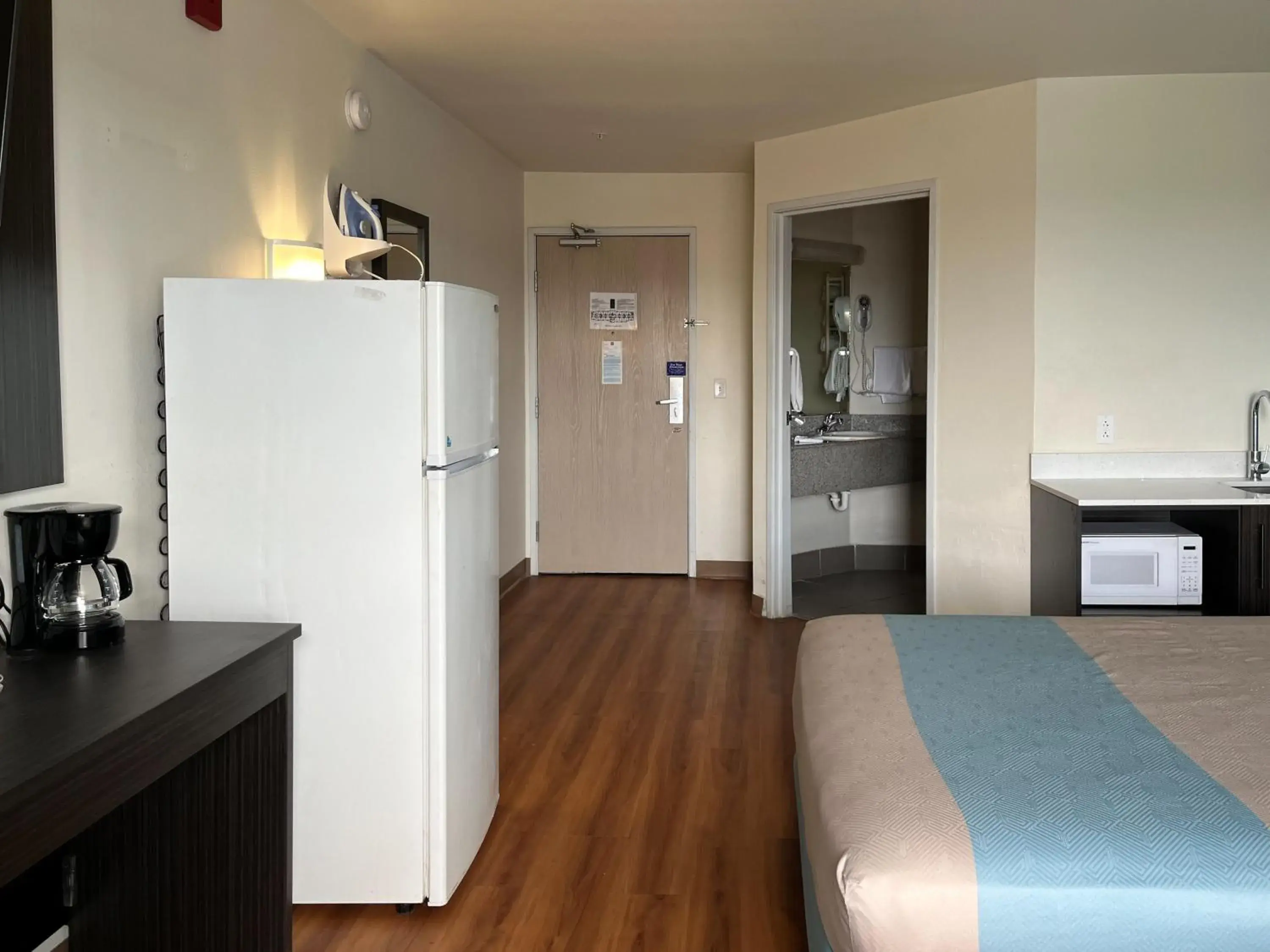 Bedroom, Bed in Studio 6 Las Cruces, NM Telshor Bedroom, Bed in Studio 6 Las Cruces, NM Telshor