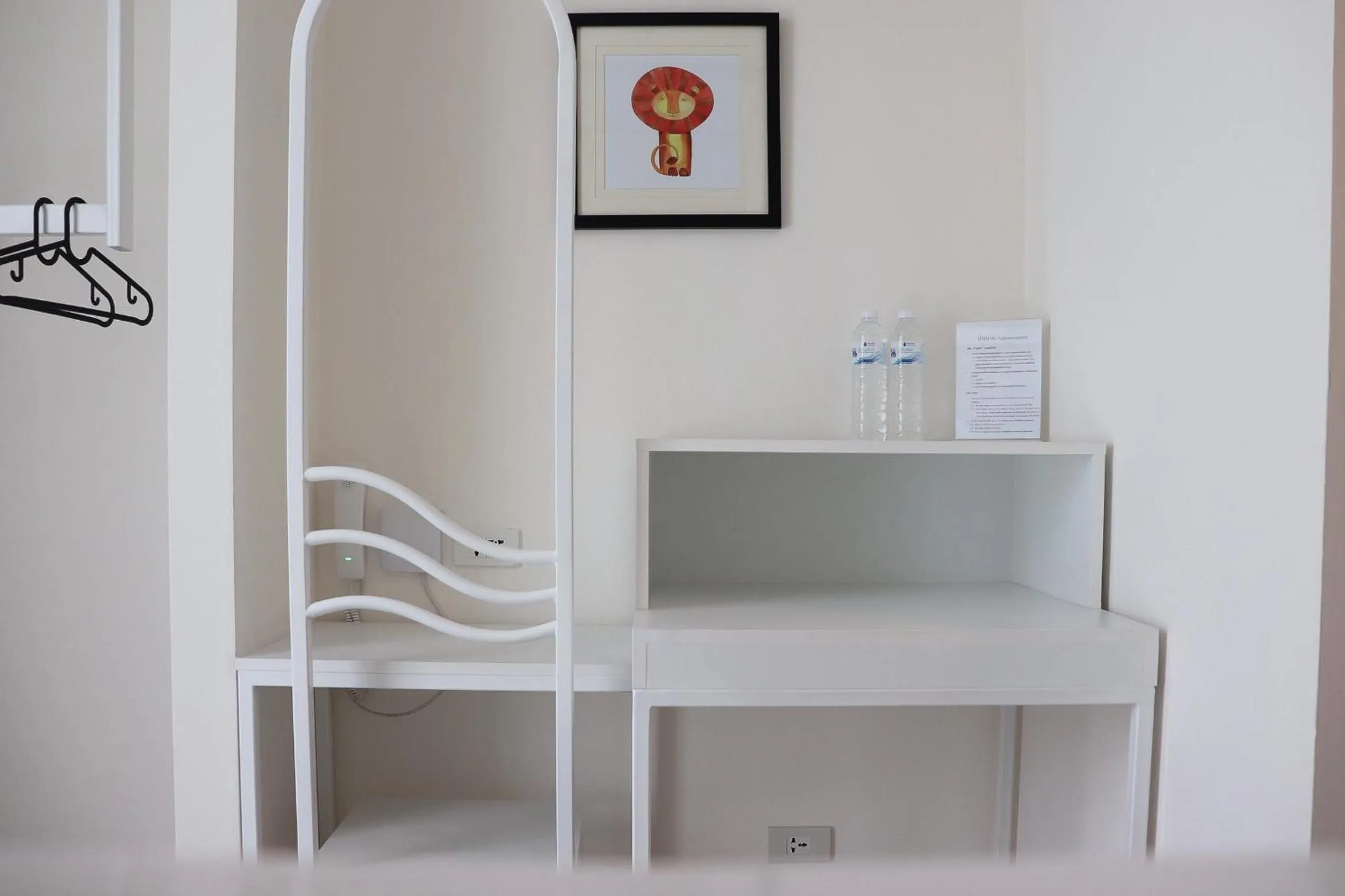 wardrobe in ResT Bangkok Poshtel