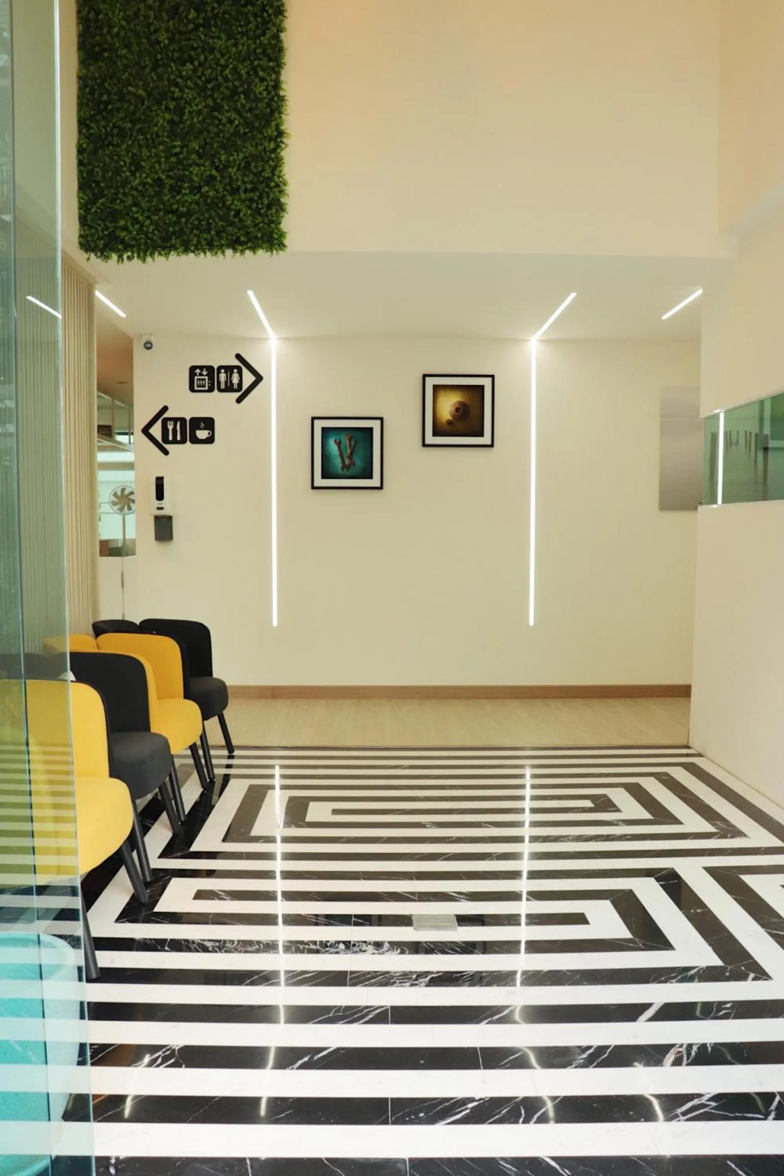 Lobby or reception in ResT Bangkok Poshtel