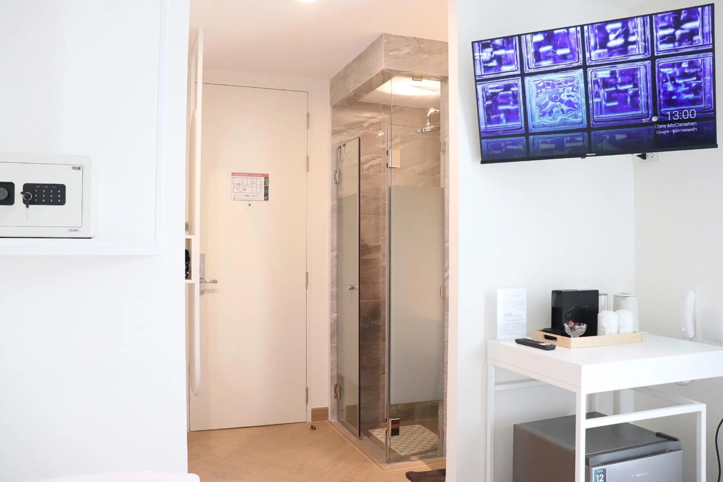 TV and multimedia in ResT Bangkok Poshtel