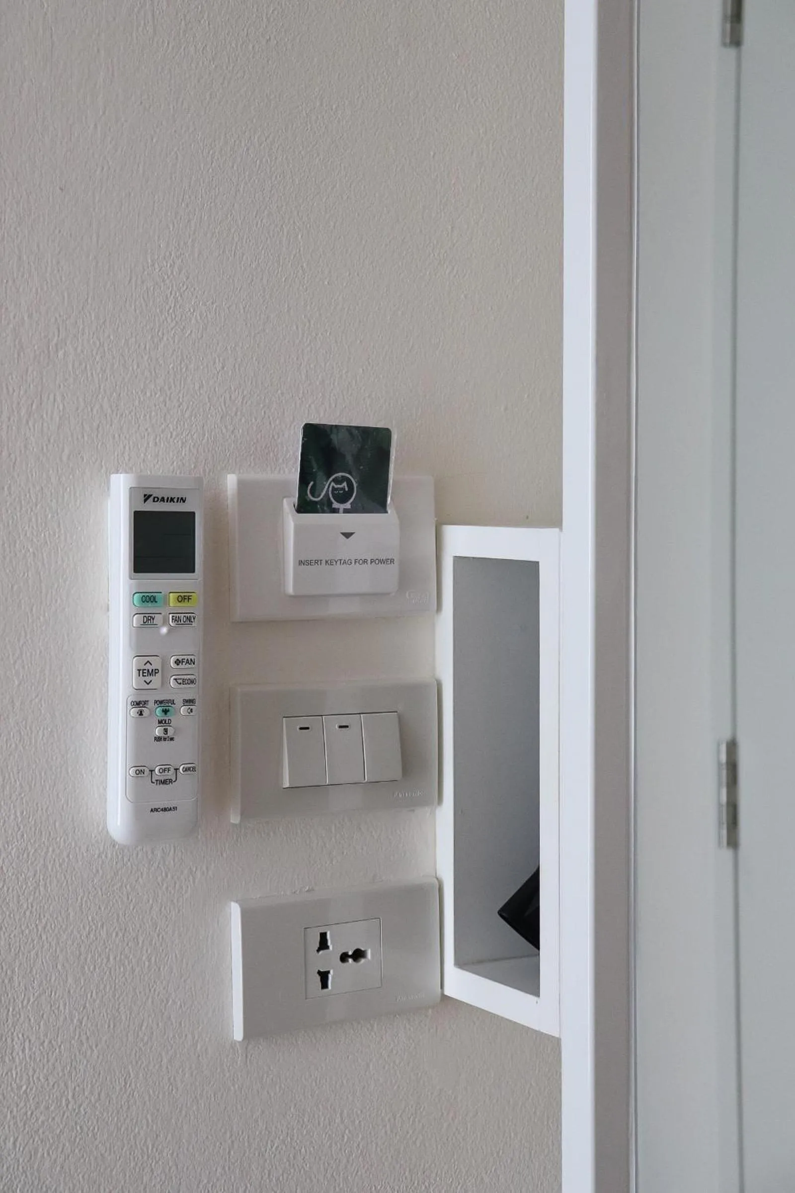 air conditioner in ResT Bangkok Poshtel