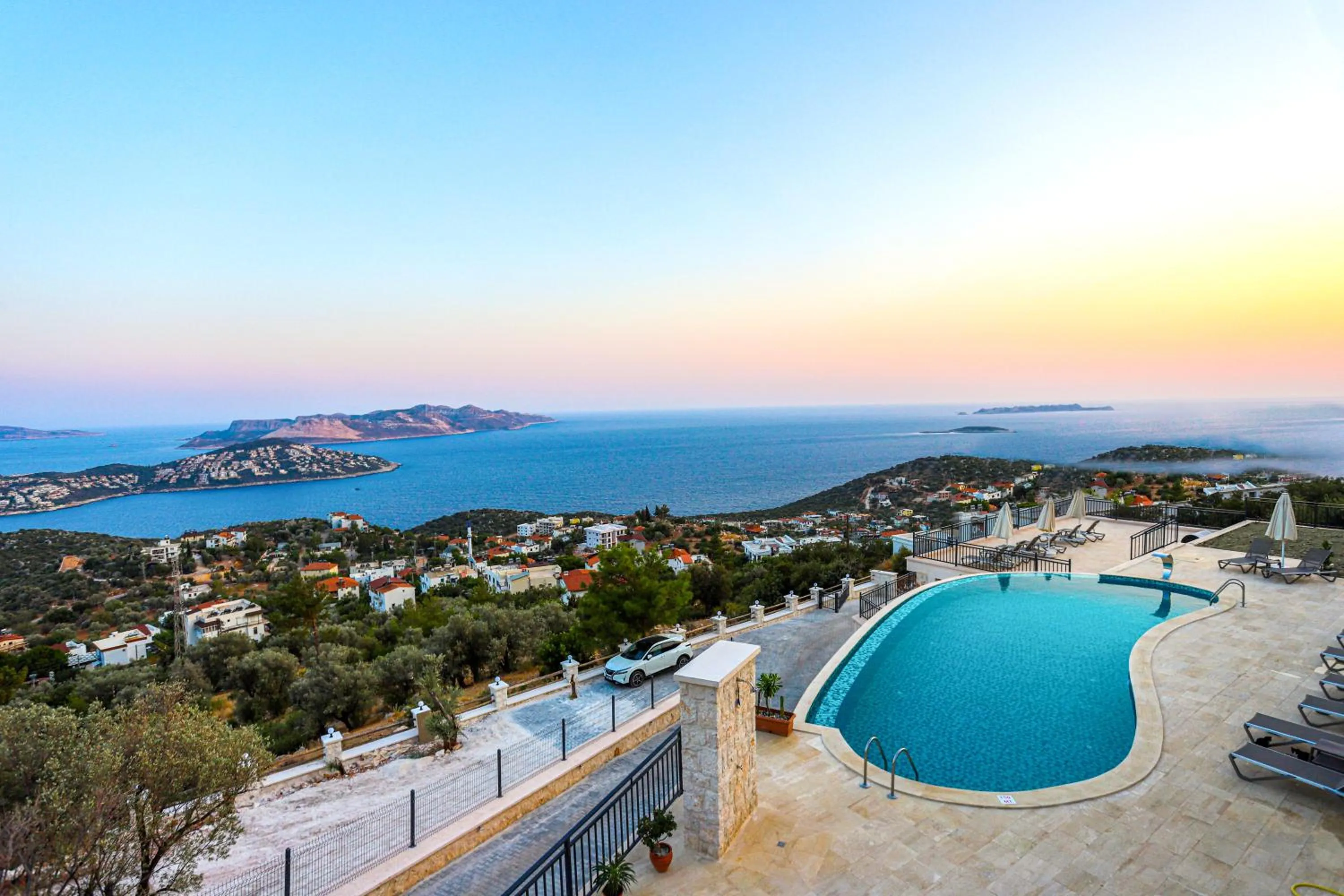 Kaleli Deluxe Homes
