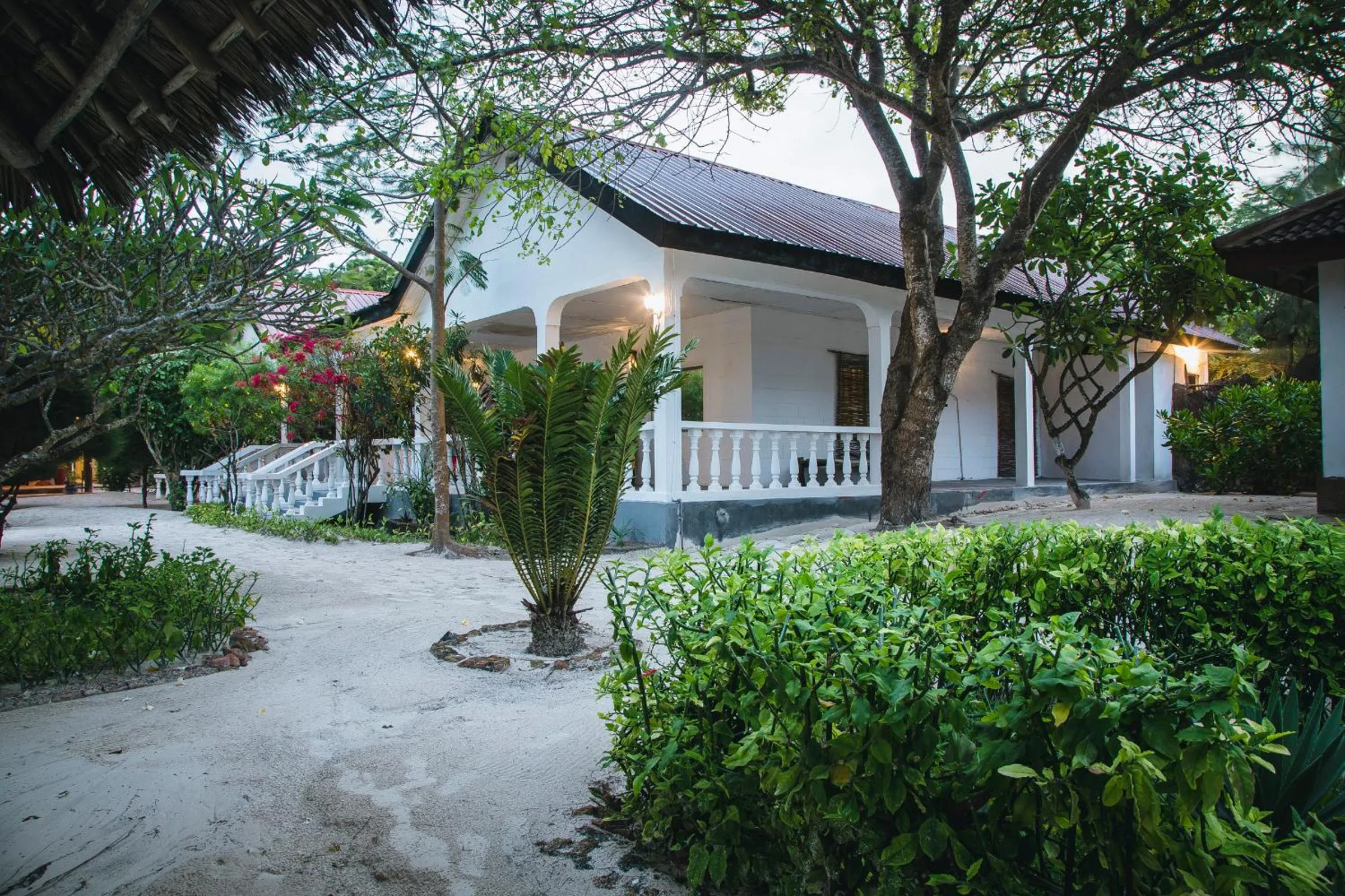 Moonshine Uroa Boutique Hotel