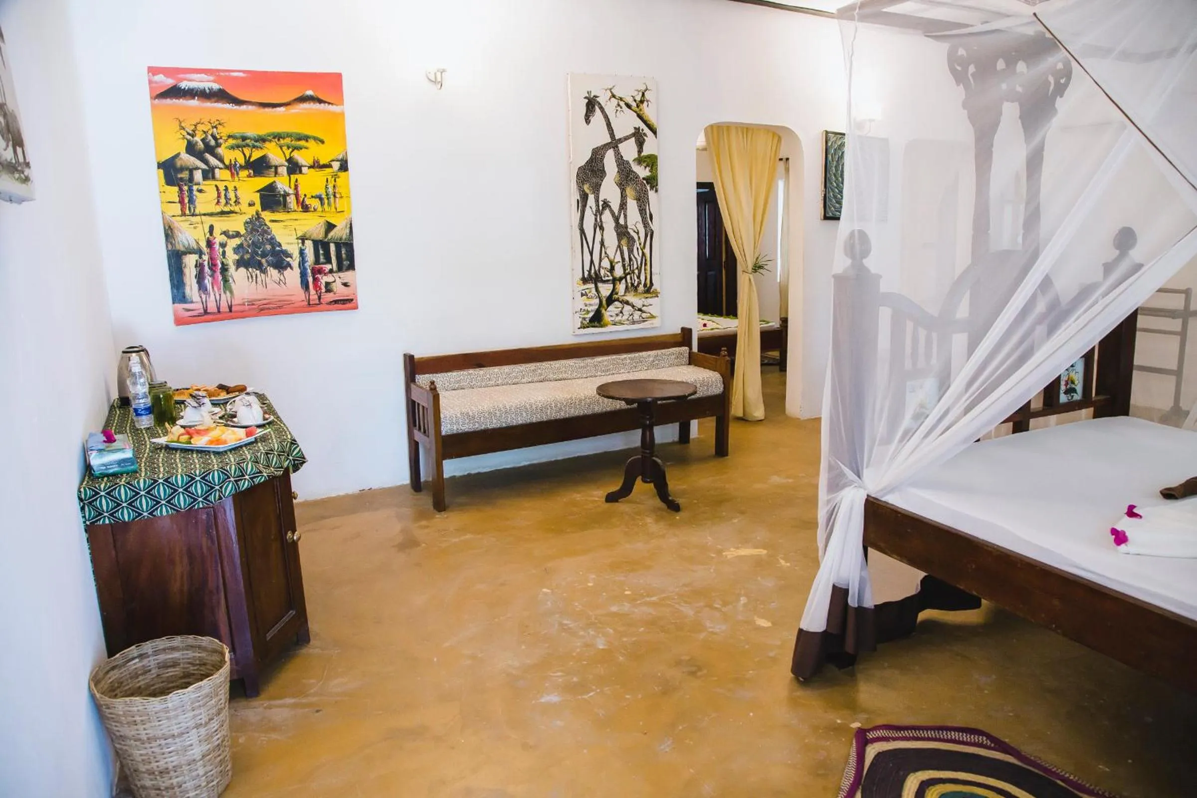 Moonshine Uroa Boutique Hotel