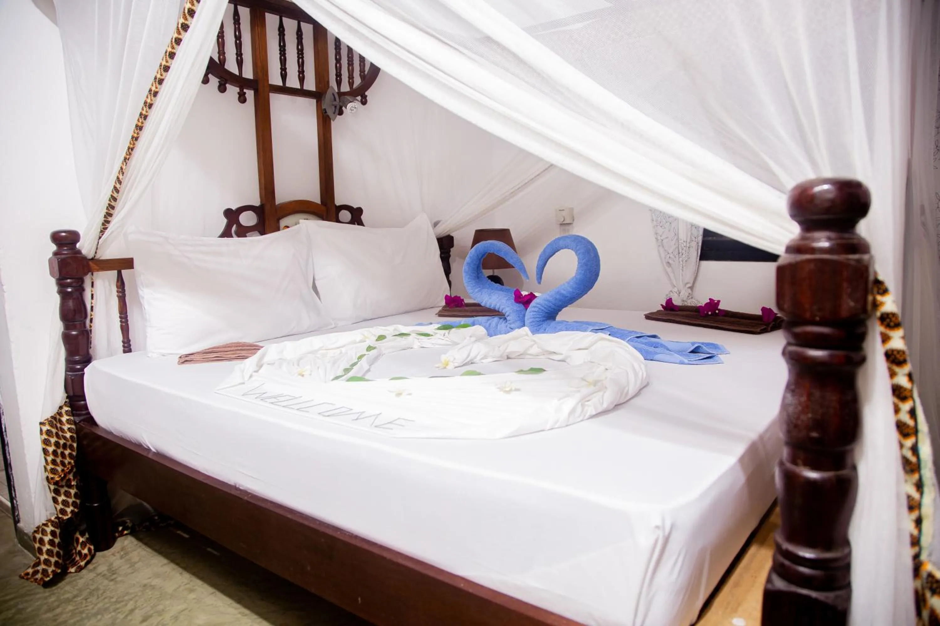 Moonshine Uroa Boutique Hotel