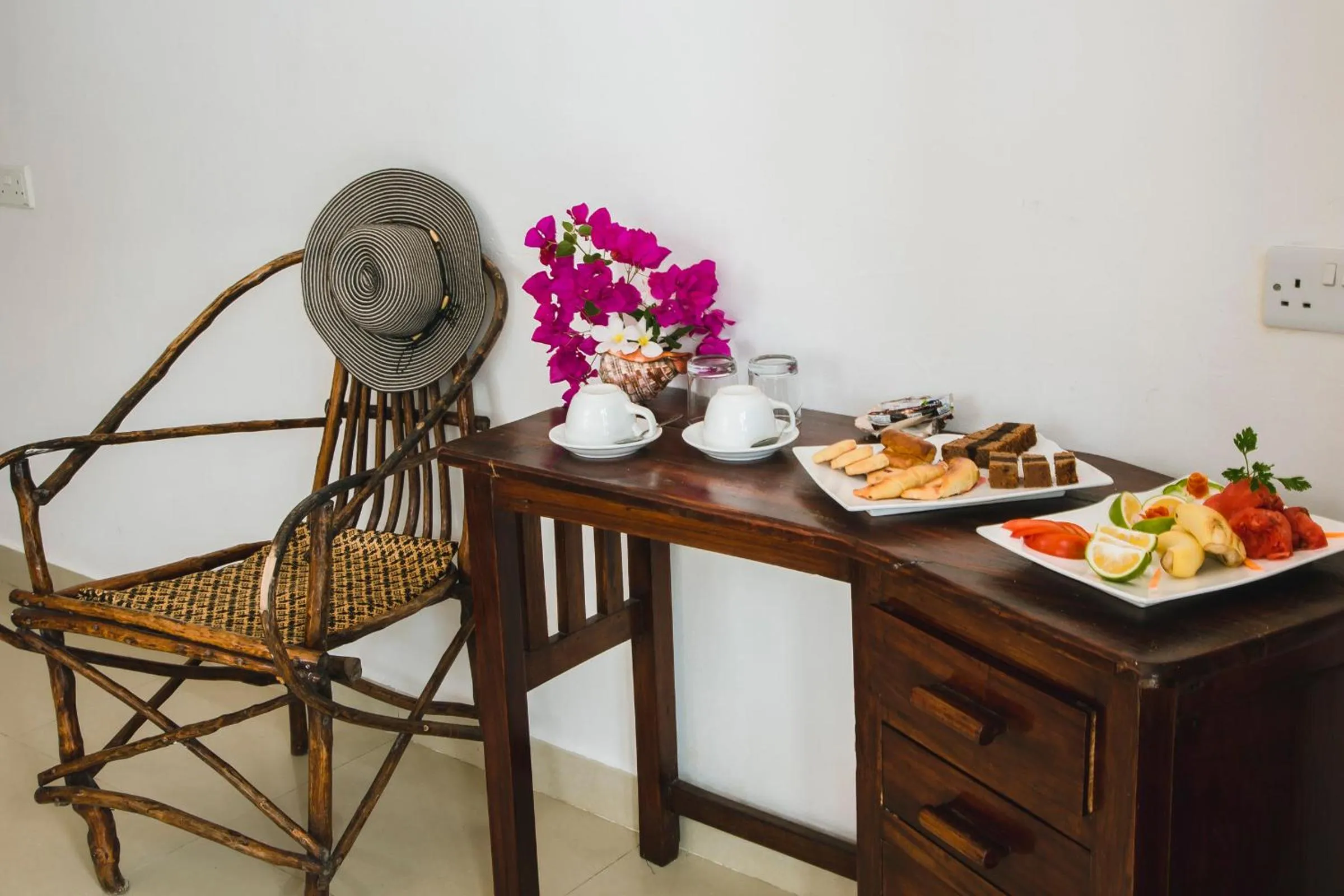 Moonshine Uroa Boutique Hotel