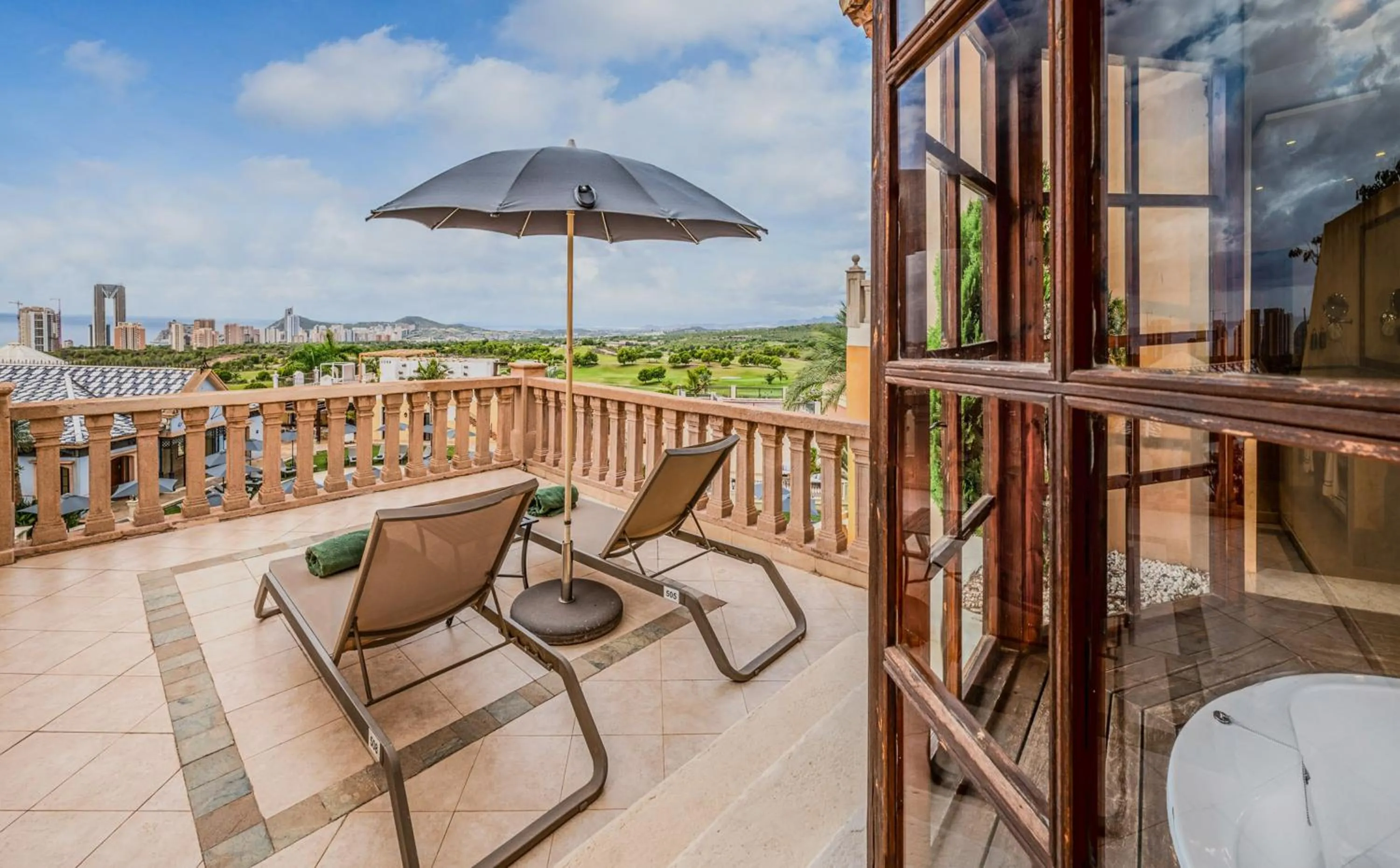 Day in The Level at Meliá Villaitana