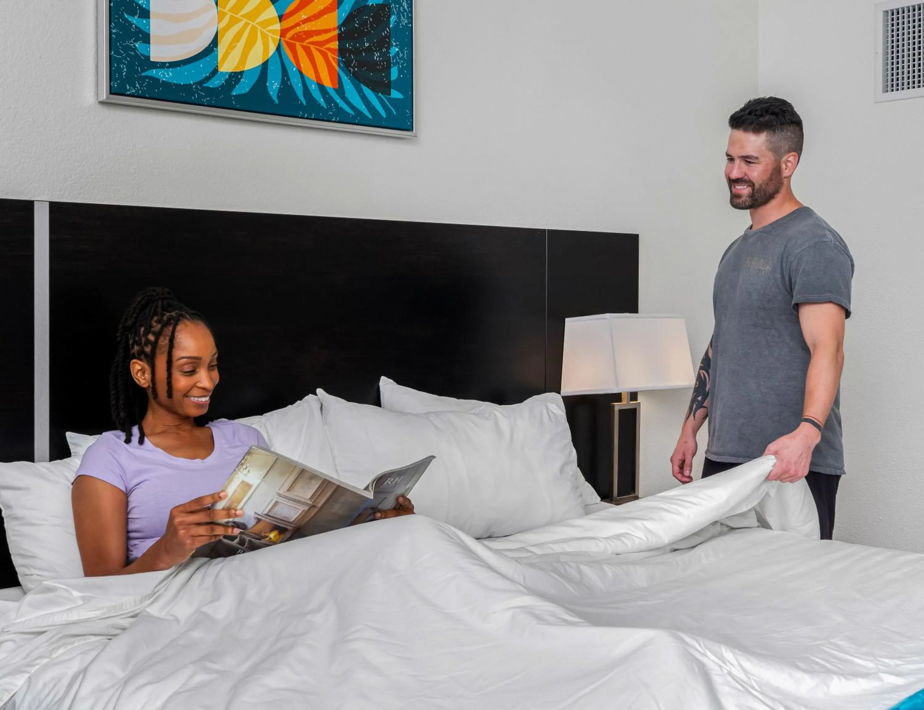 Bedroom, Bed in OASIS BAY SUITES, Tampa, Busch Gardens, USF