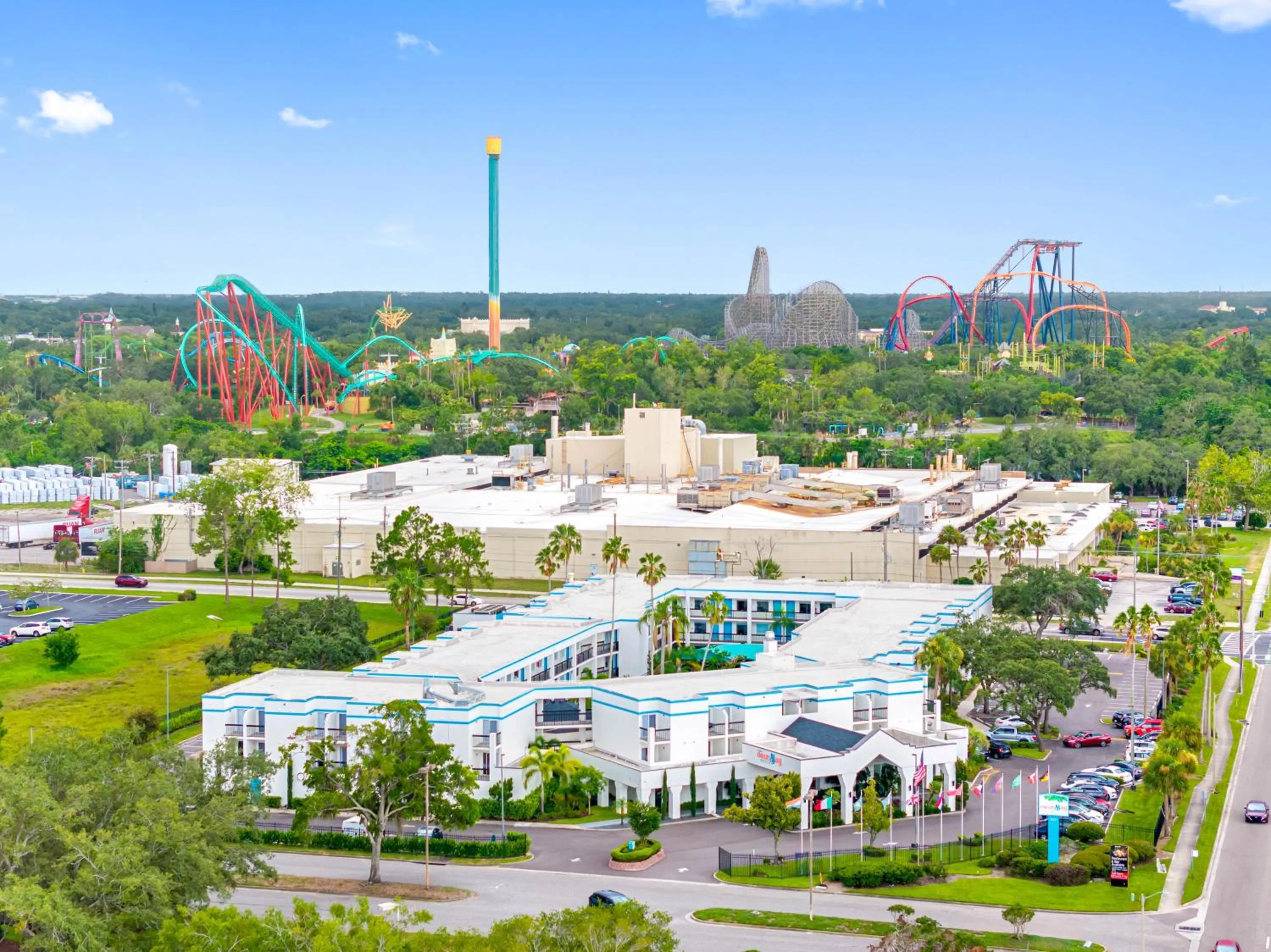 Property building in OASIS BAY SUITES, Tampa, Busch Gardens, USF
