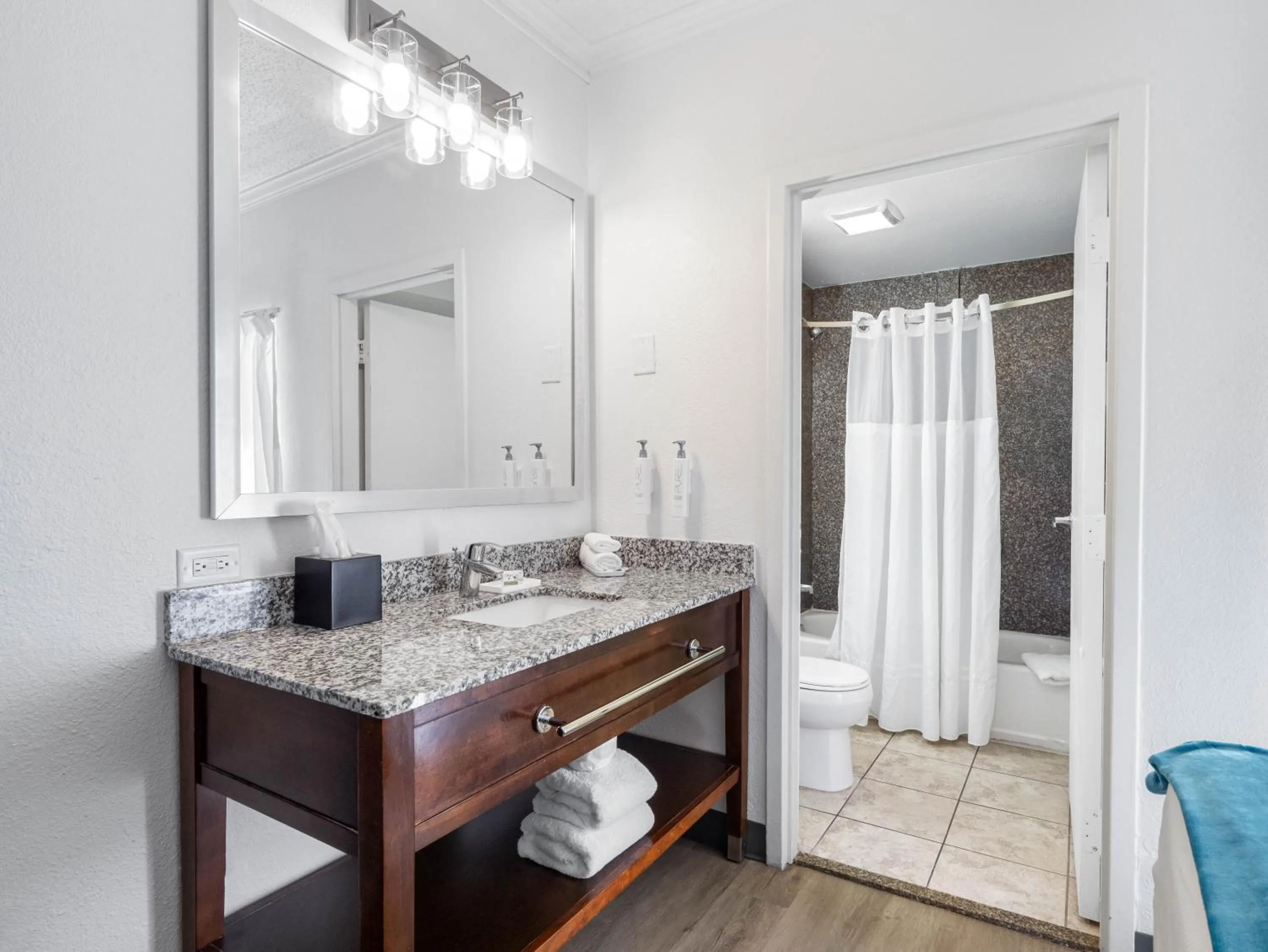 Bathroom in OASIS BAY SUITES, Tampa, Busch Gardens, USF