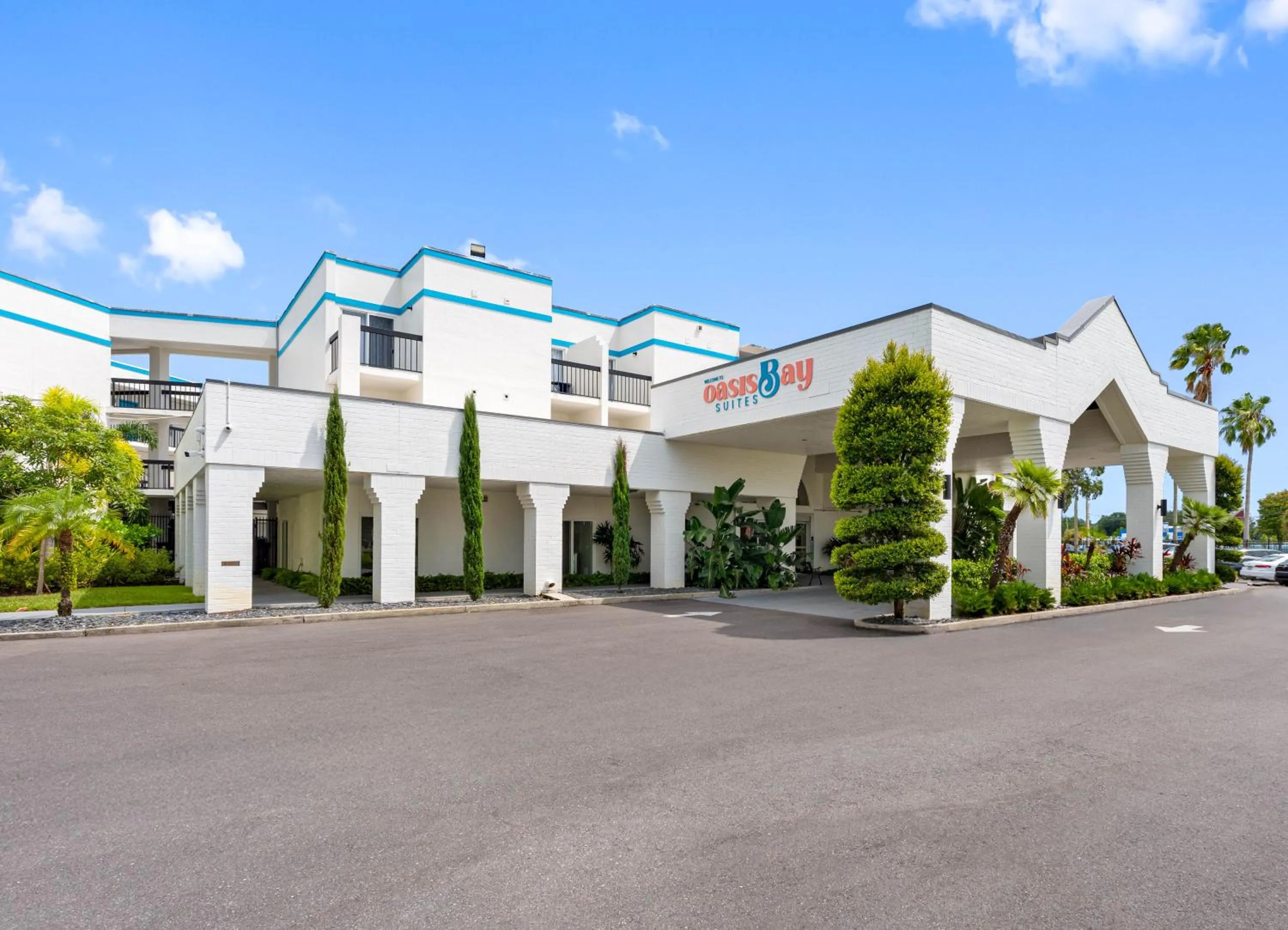 Property building in OASIS BAY SUITES, Tampa, Busch Gardens, USF