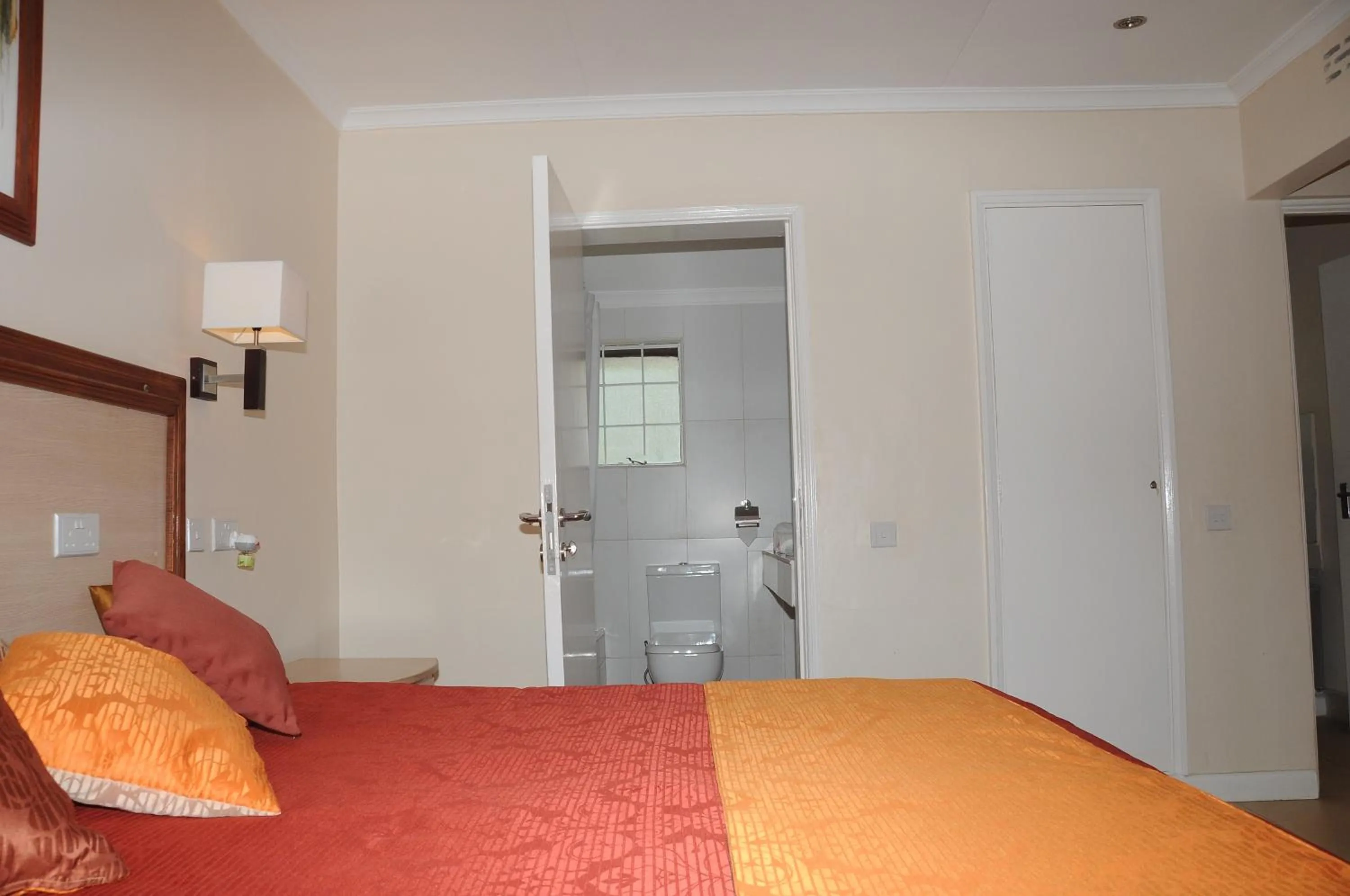 Bed in Hotel Riverview Westlands