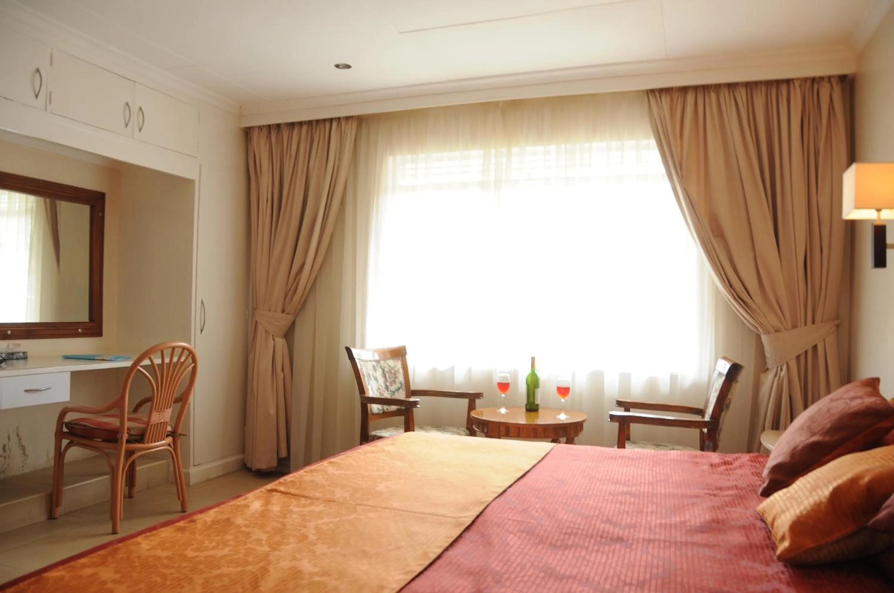 Bed in Hotel Riverview Westlands