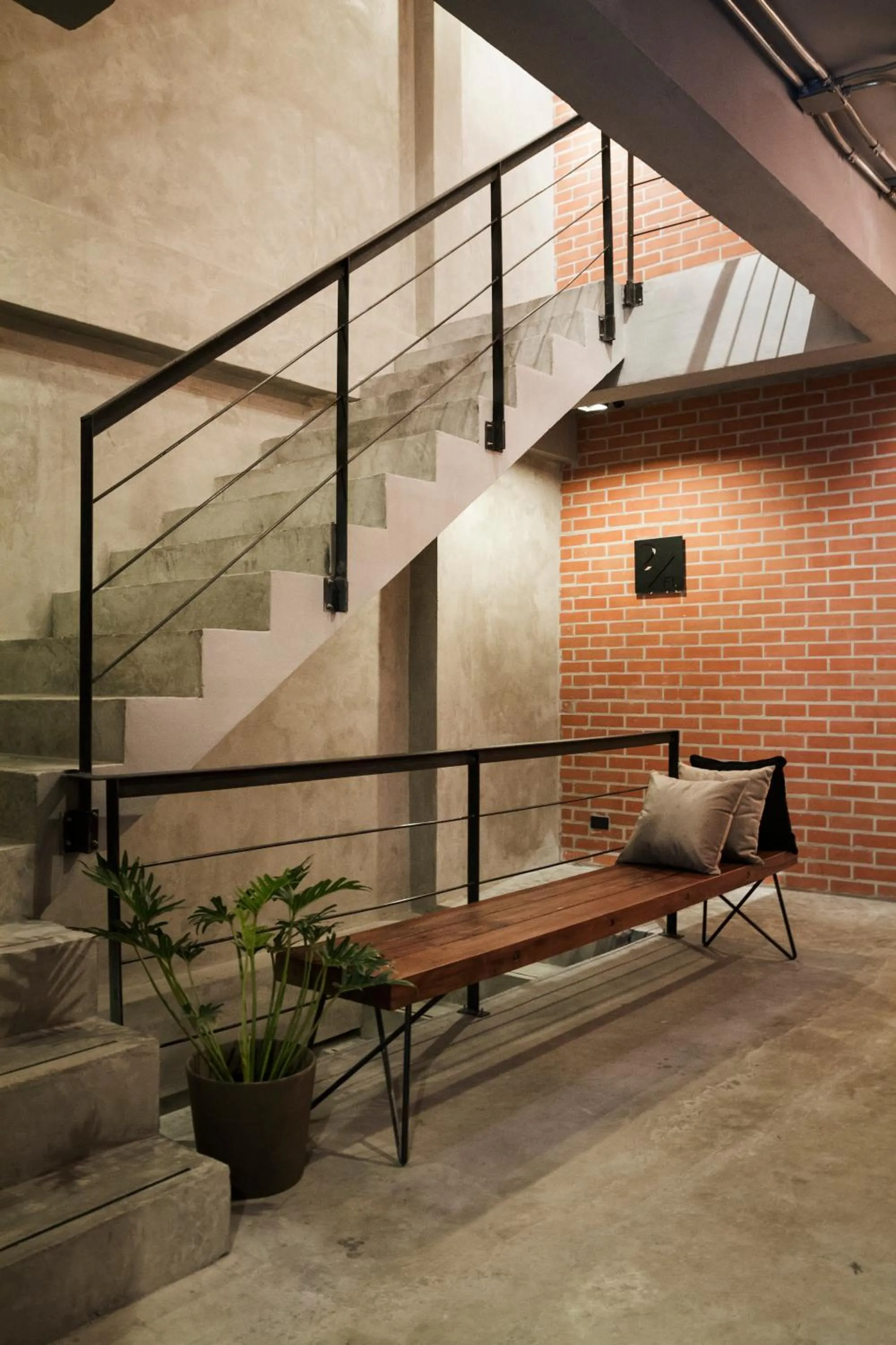 Off site in BED STATION Hostel Ratchthewi