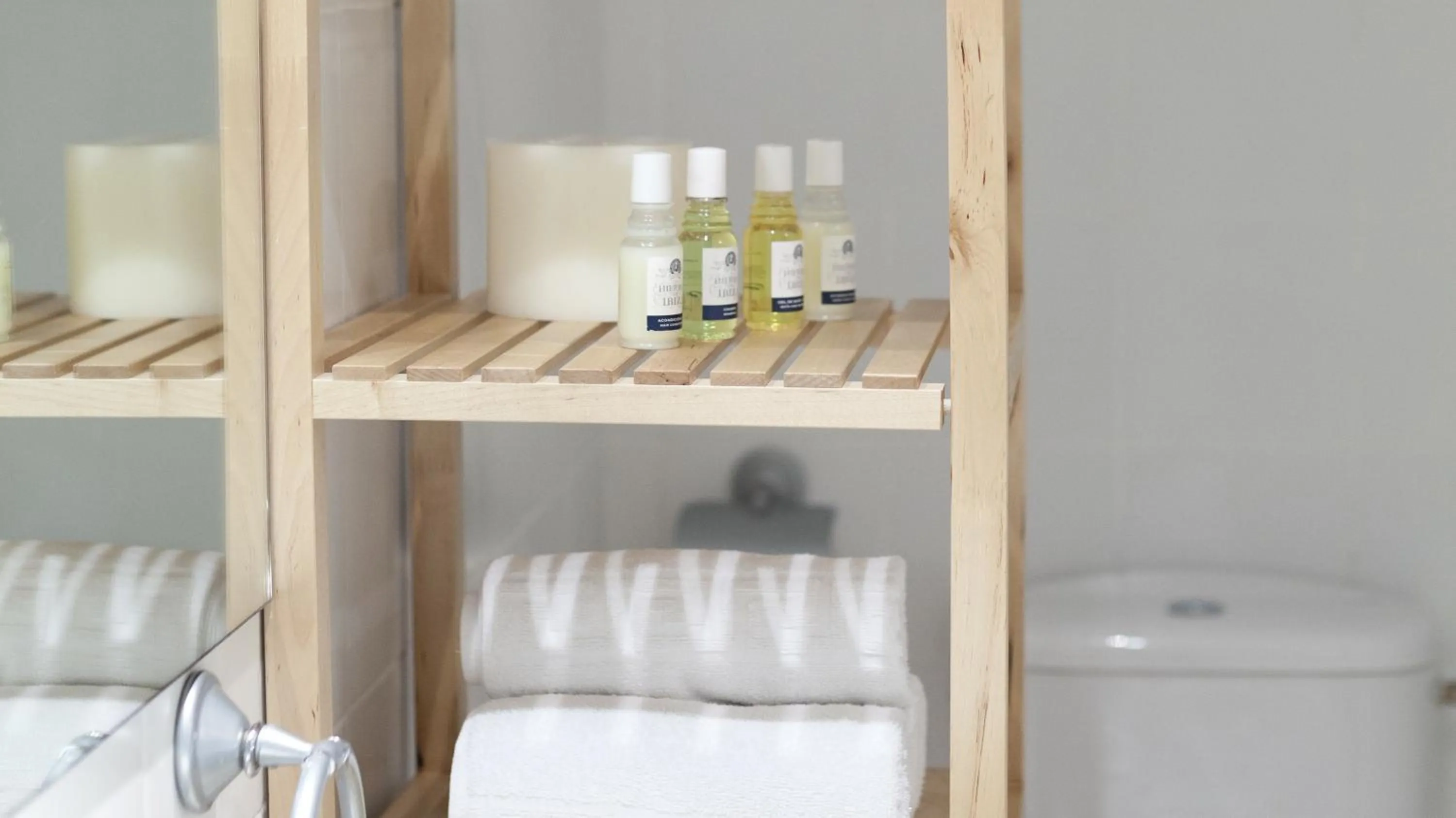 Toilet in Happy Apartments