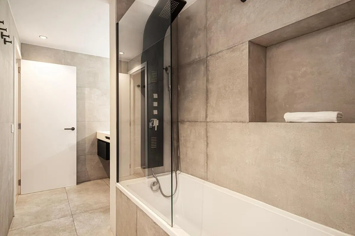 Shower in Happy Apartments