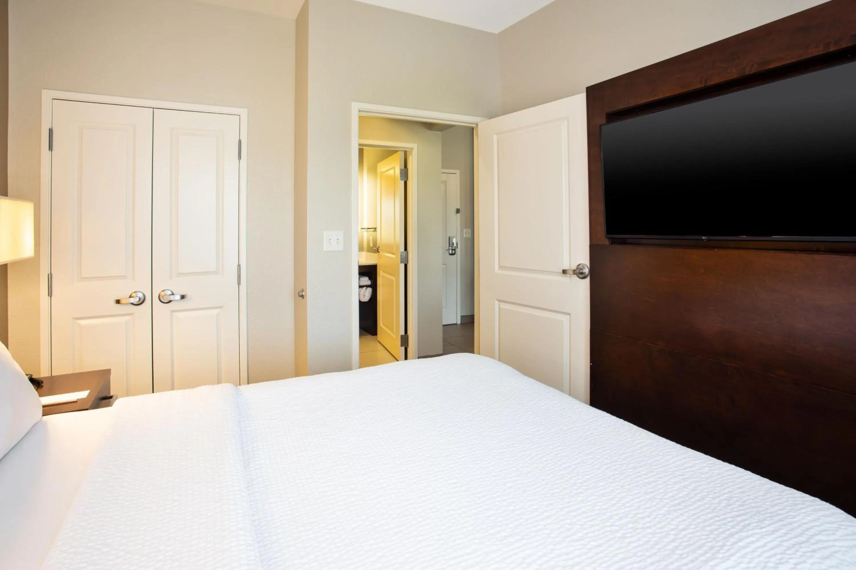 Bedroom, Bed in Residence Inn by Marriott Columbus Dublin