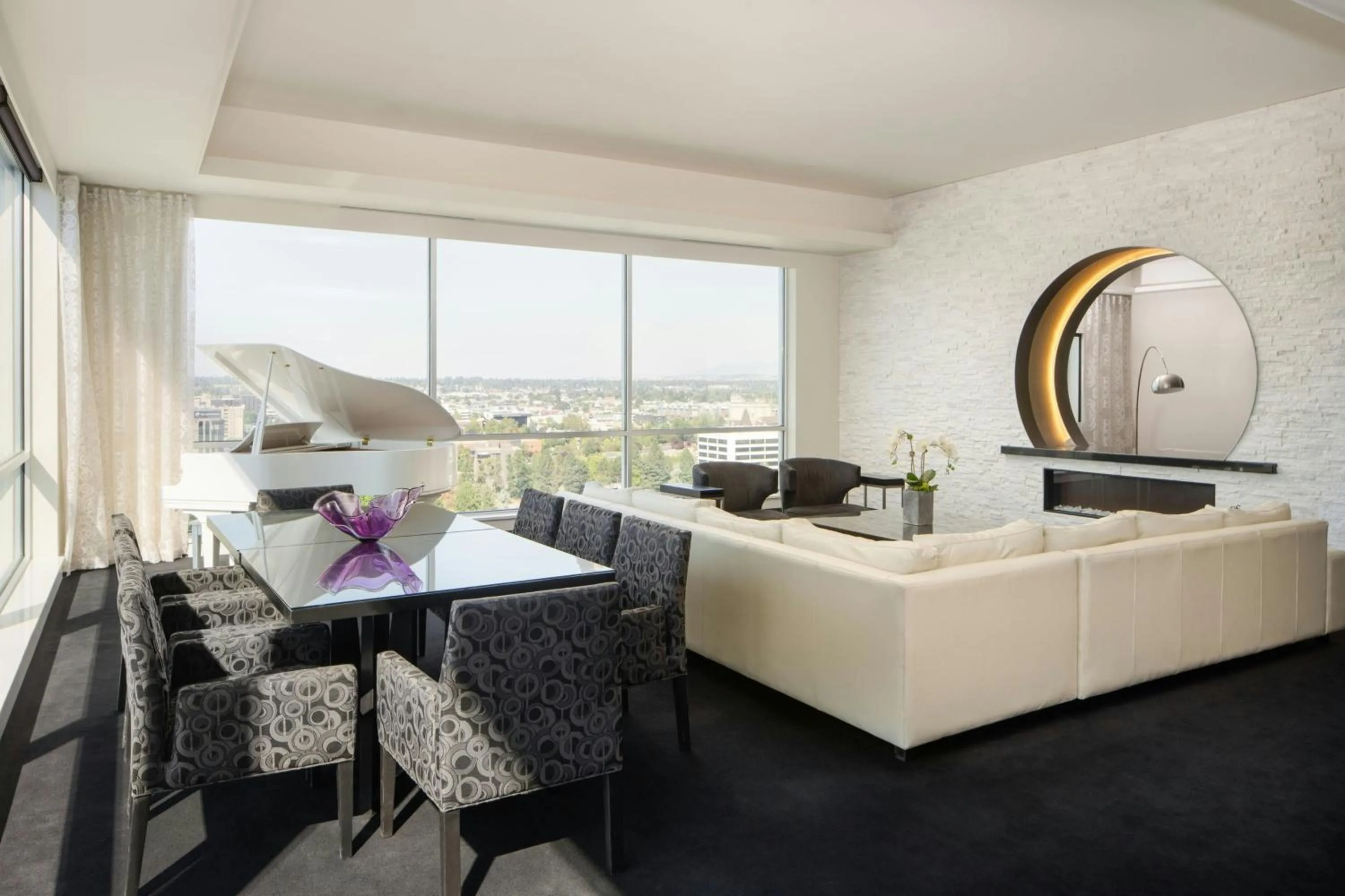 Photo of the whole room, Bed in The Davenport Grand, Autograph Collection