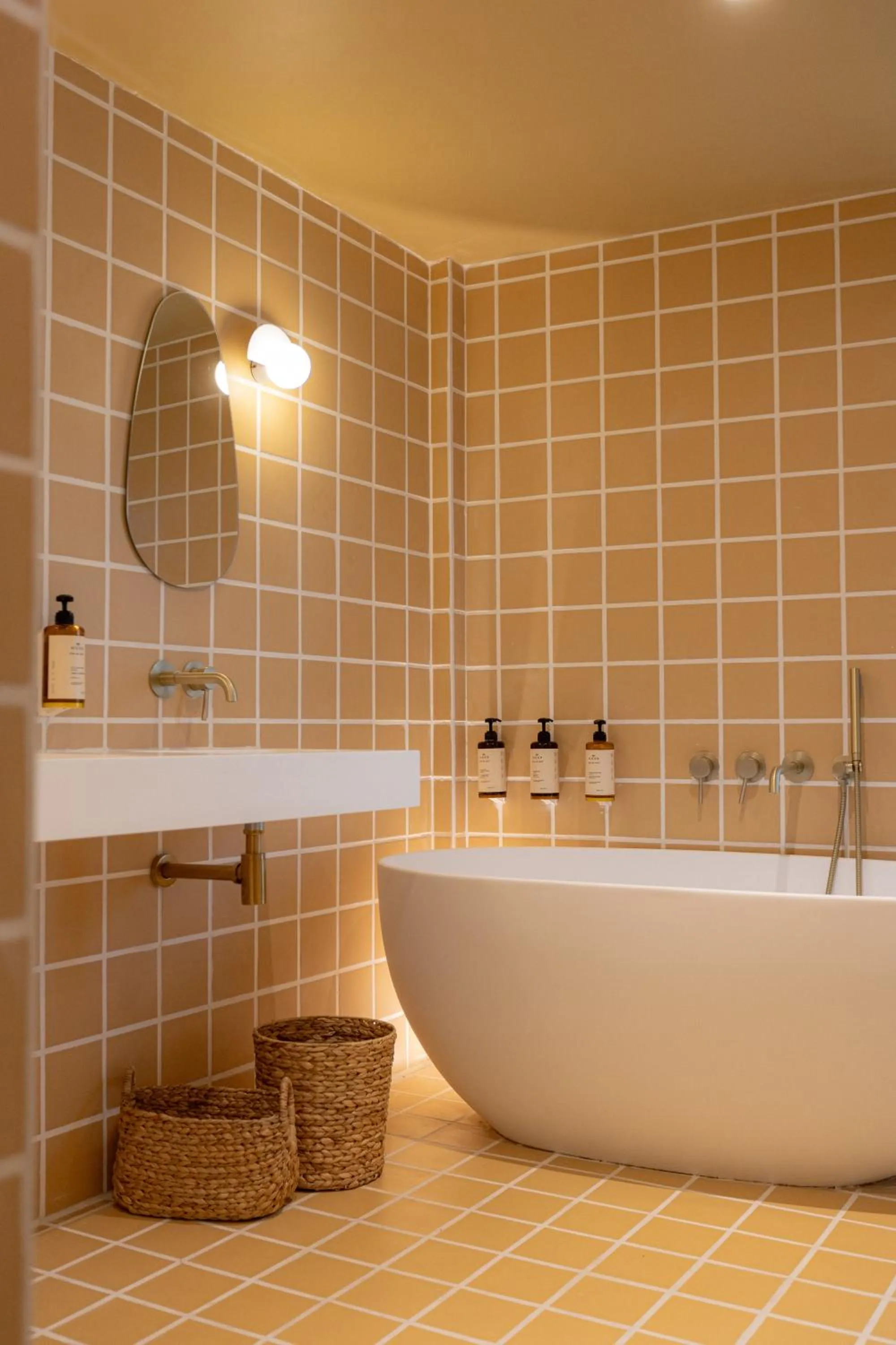 Bathroom in Hotel M Soleil - Montpellier Centre Saint Roch