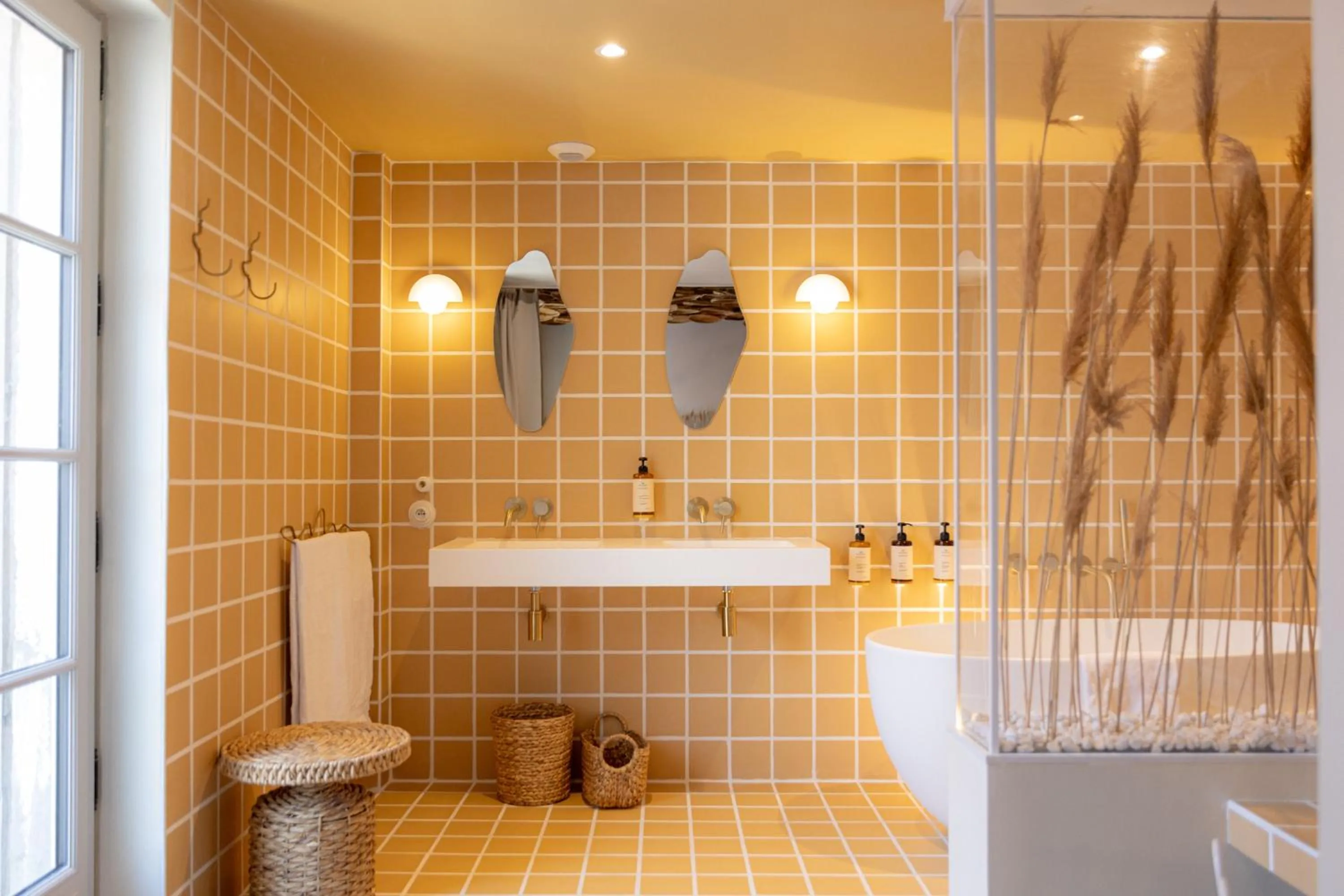 Bathroom in Hotel M Soleil - Montpellier Centre Saint Roch