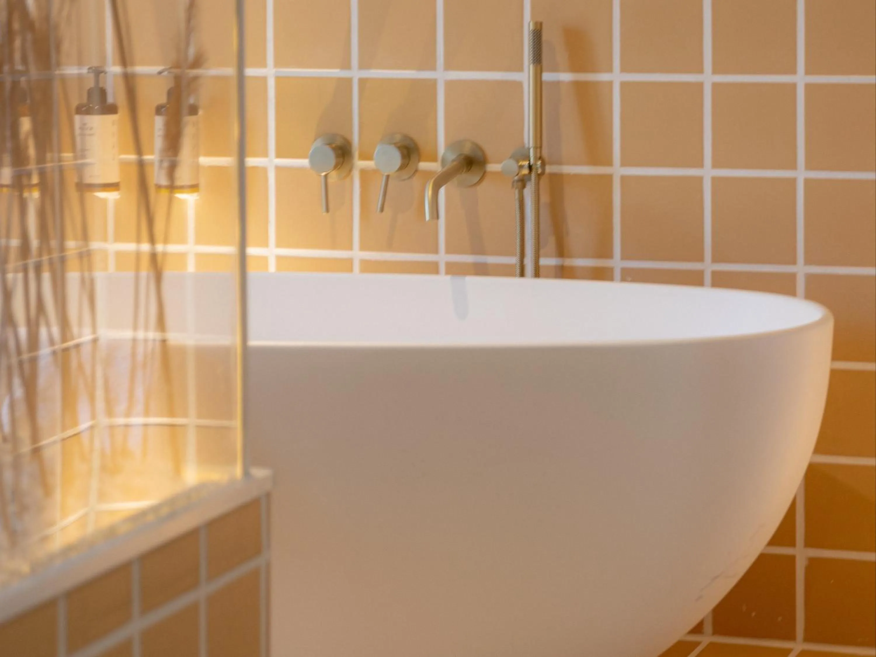 Bath in Hotel M Soleil - Montpellier Centre Saint Roch