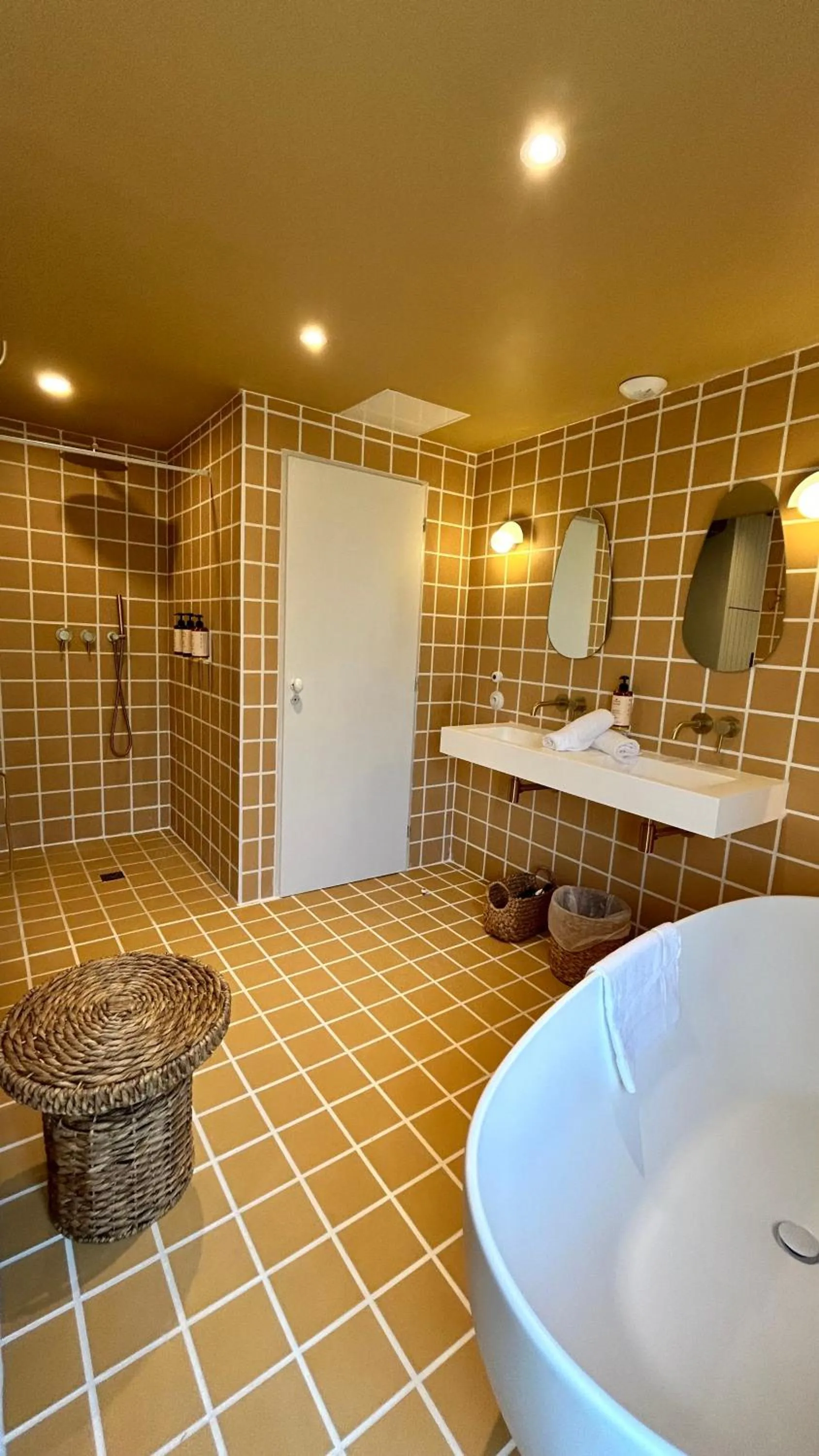 Shower in Hotel Maison Soleil