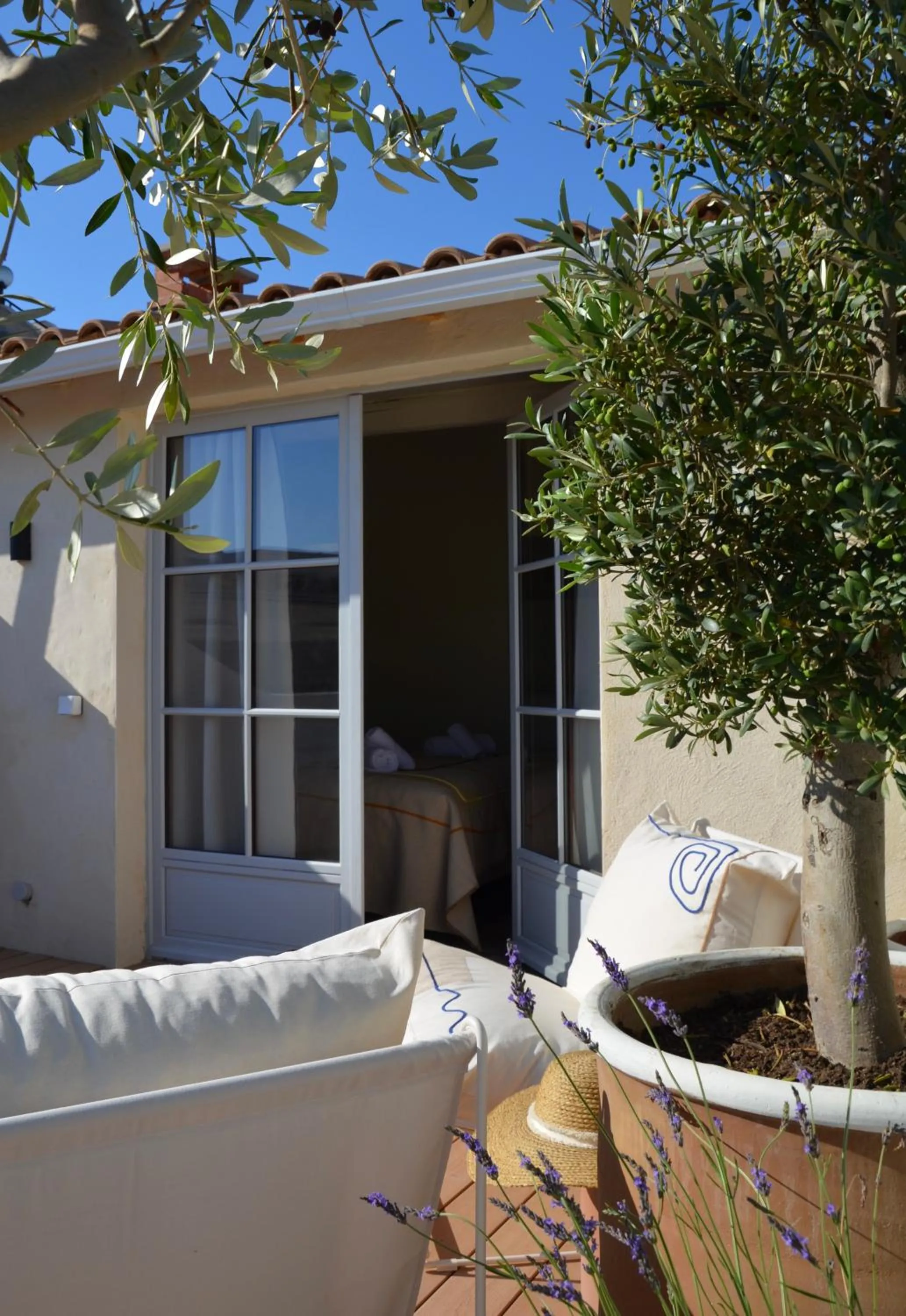 Patio in Hotel Maison Soleil