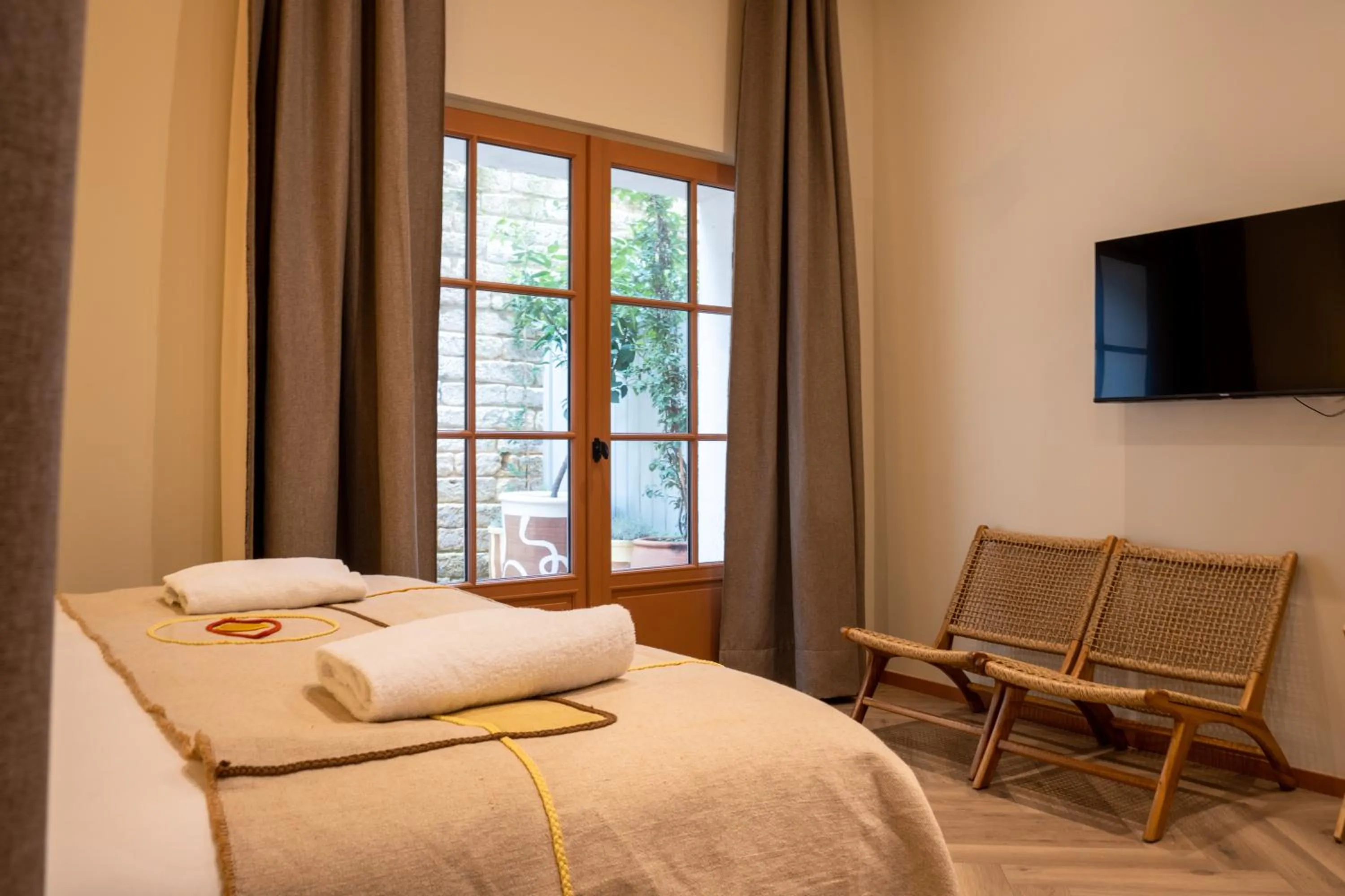 Bed in Hotel M Soleil - Montpellier Centre Saint Roch