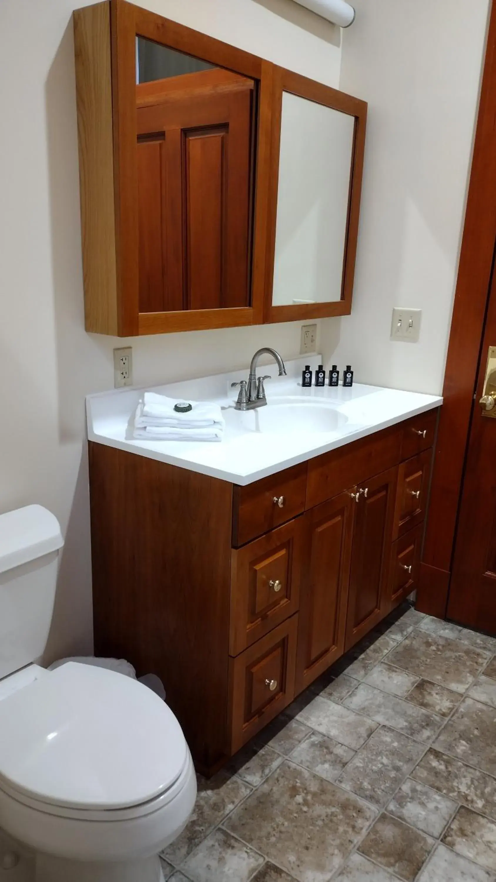 Double Room with Private Bathroom in Pack Train Inn Double Room with Private Bathroom in Pack Train Inn