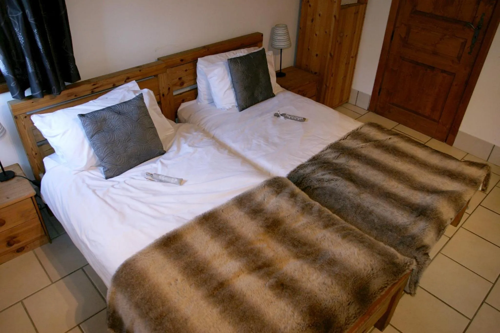 Bedroom, Bed in Ideal For all type of families "Chalet Japonyard"