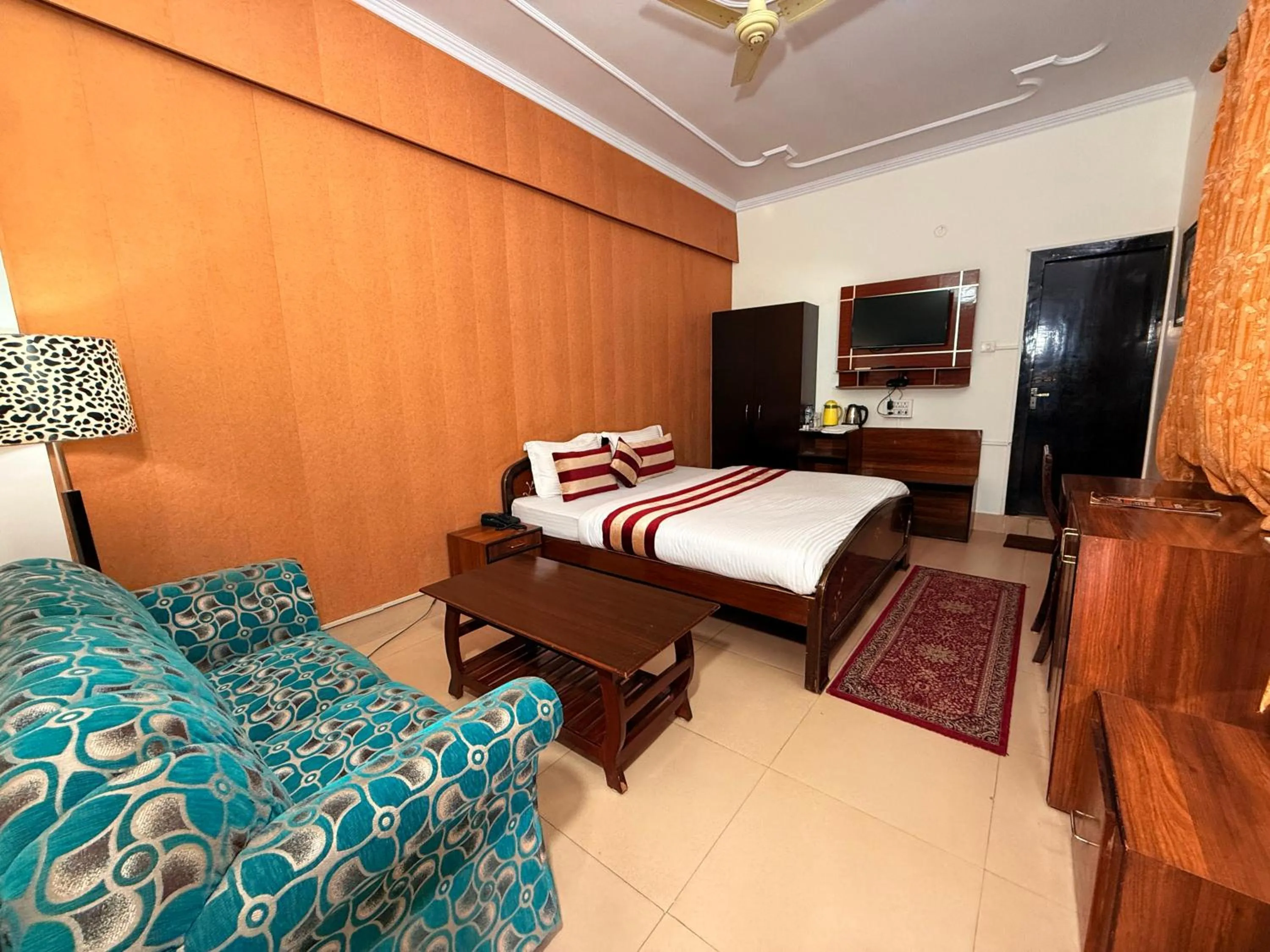 Bedroom, Bed in Hotel Mandakini