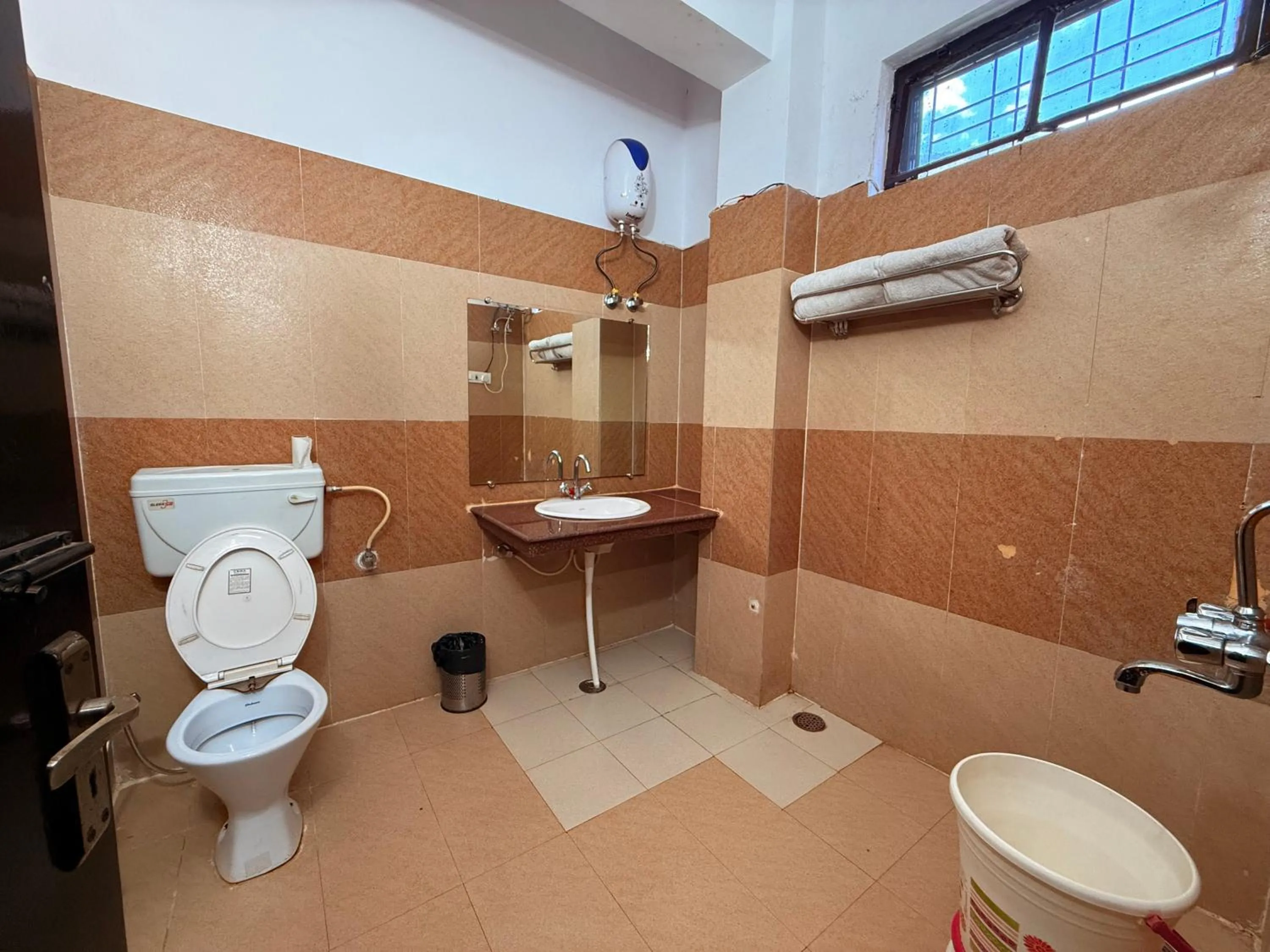 Bathroom in Hotel Mandakini